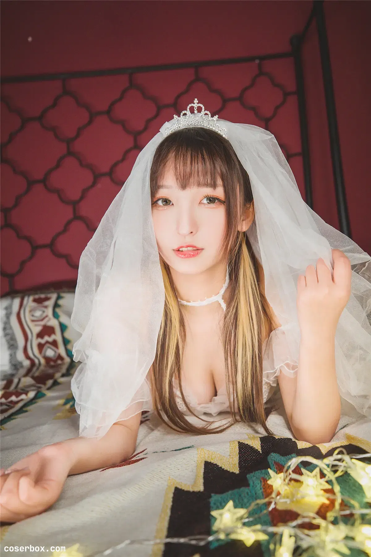 神楽坂真冬 NO.008 《光の囁き 》光の修女 - 1