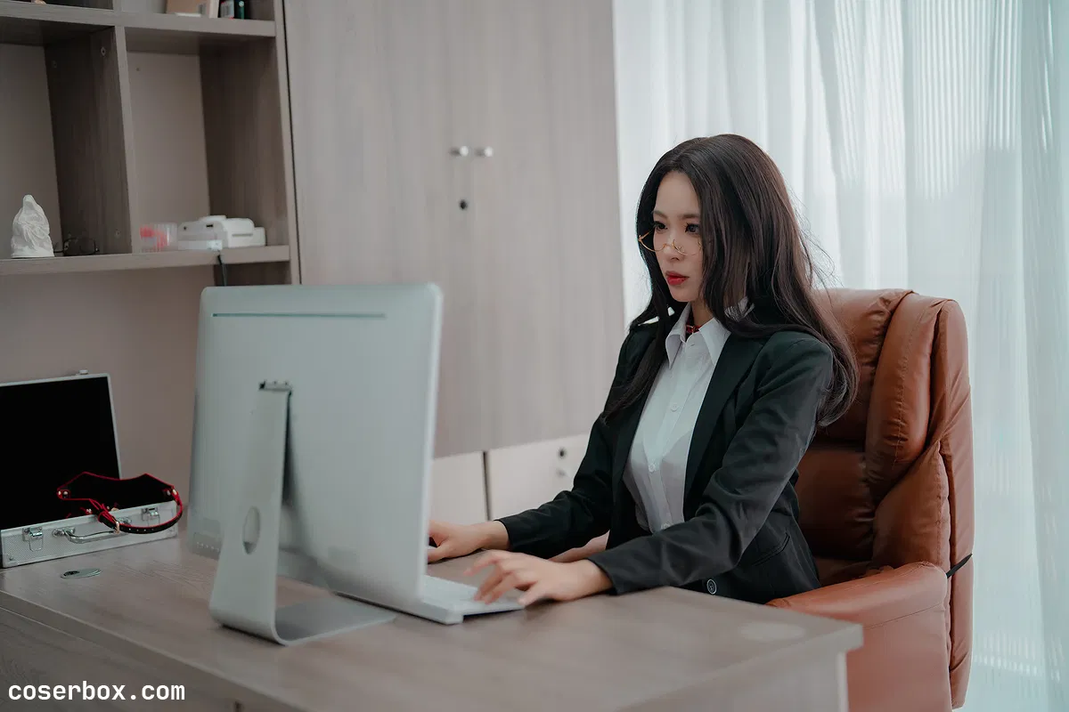 轩萧学姐 NO.034 女社长 - 1