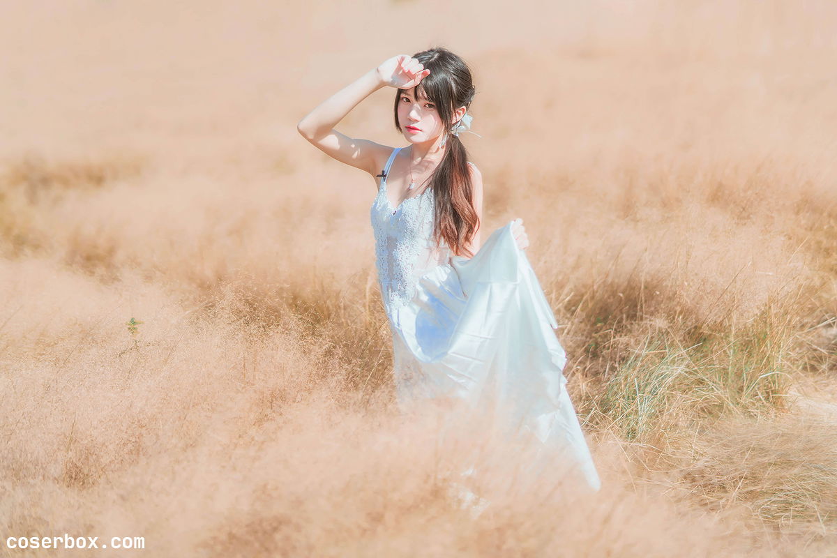 桜桃喵 NO.114 原野上的浪漫 [51P 1 - 1