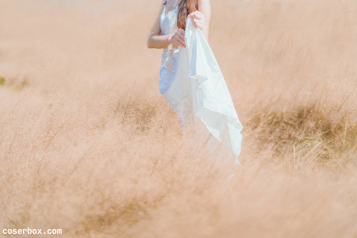 桜桃喵 NO.114 原野上的浪漫 [51P 1 - 2