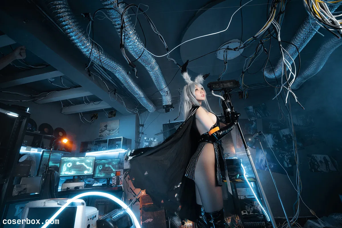 周叽是可爱兔兔 NO.028 兔兔精二 [22P 303 - 2