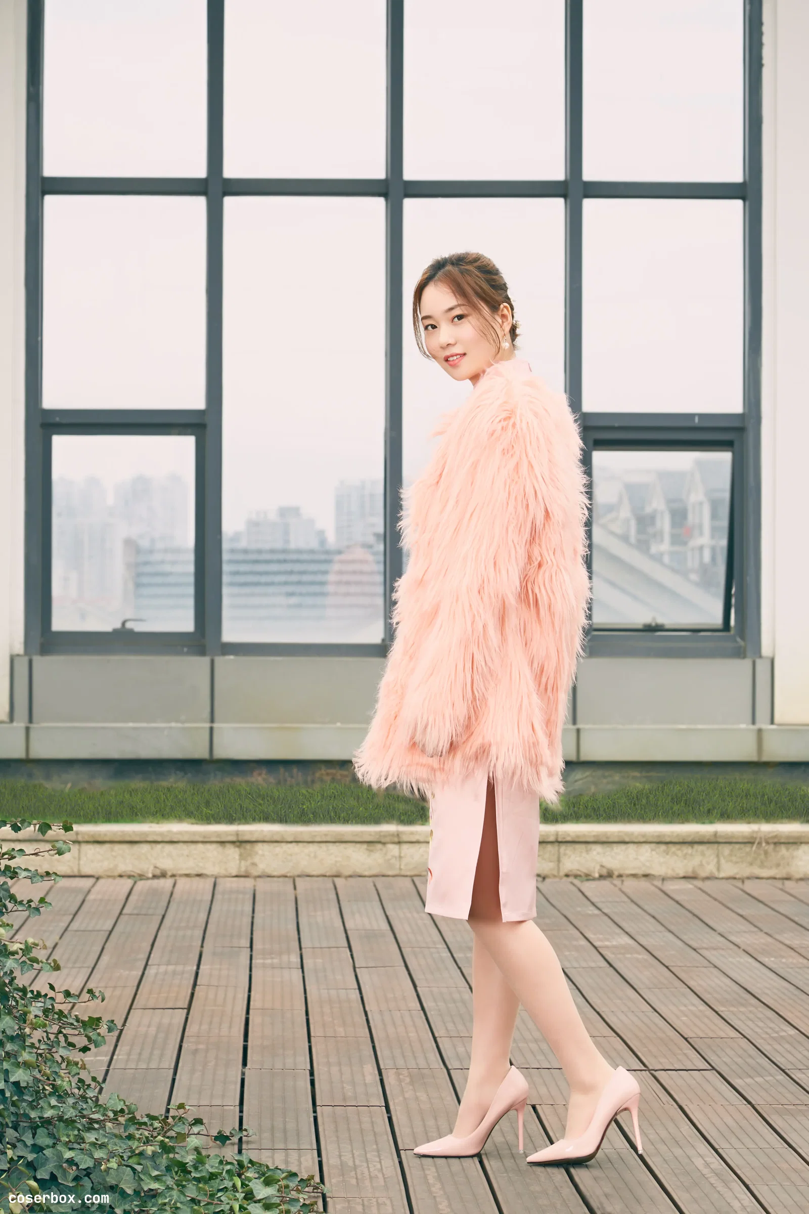 奈丝 NO.079：露露 [34P 294.11MB]