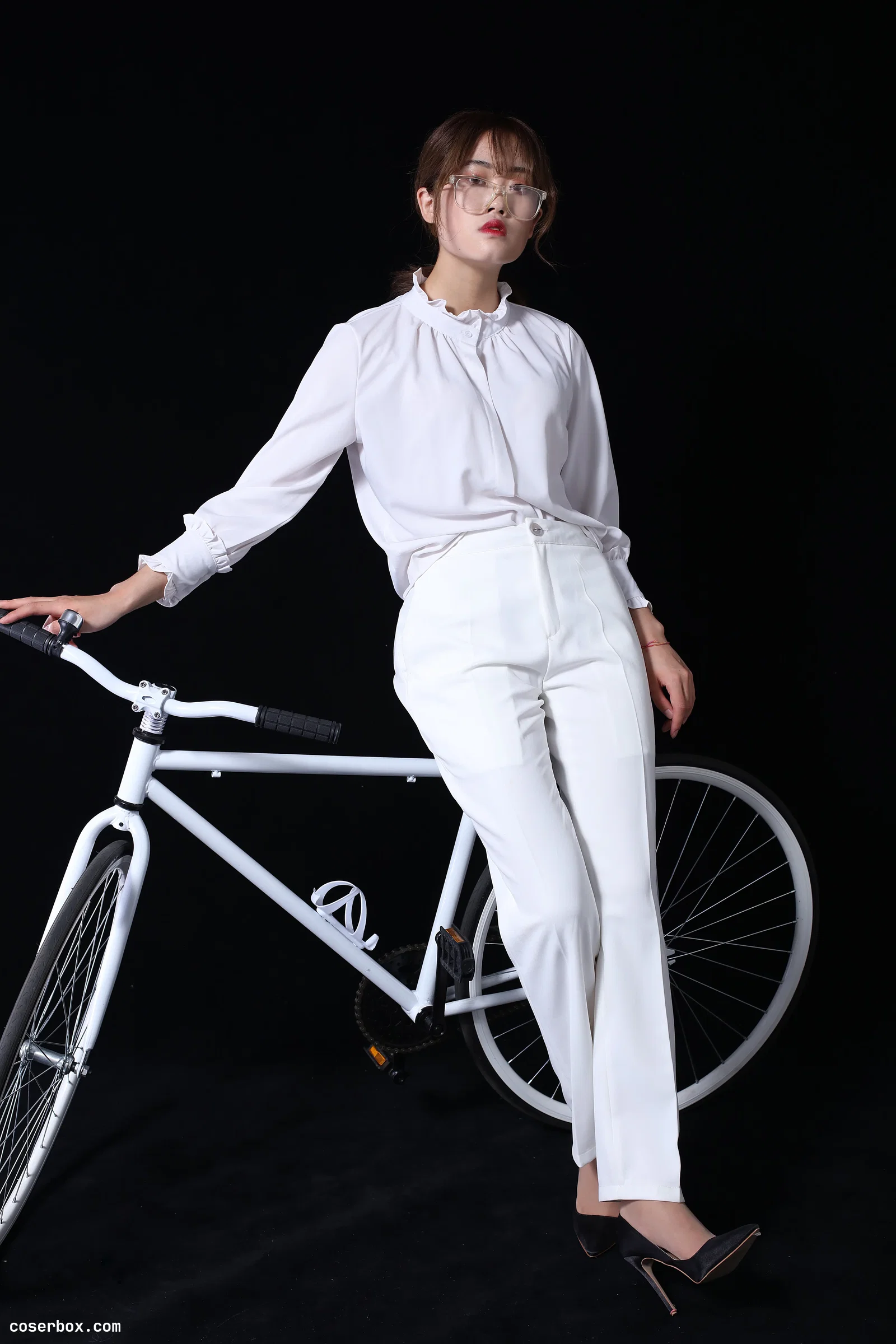 奈丝 NO.126：可乐 [33P 401.24MB]