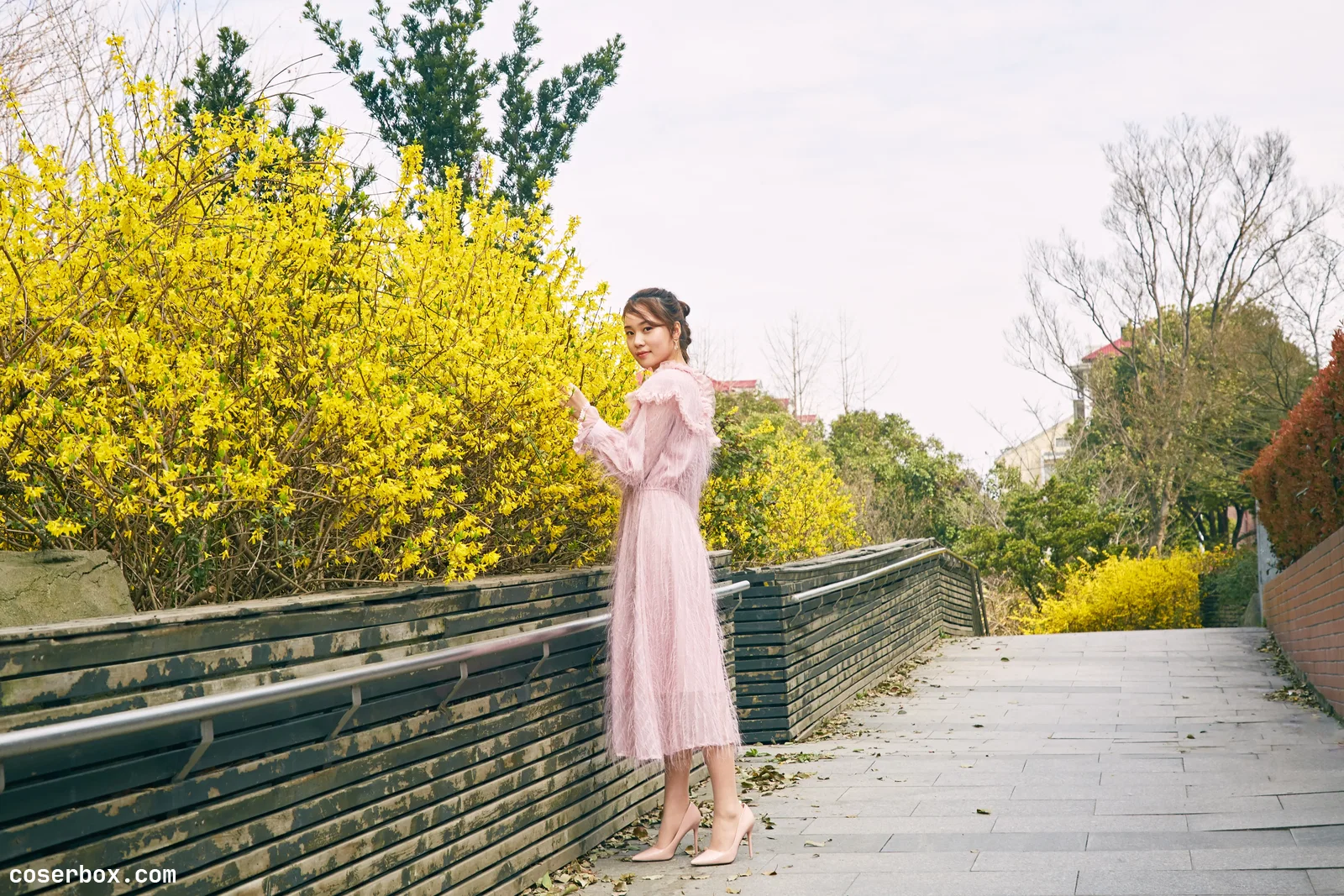 奈丝 NO.039：露露 [33P 407.9MB]