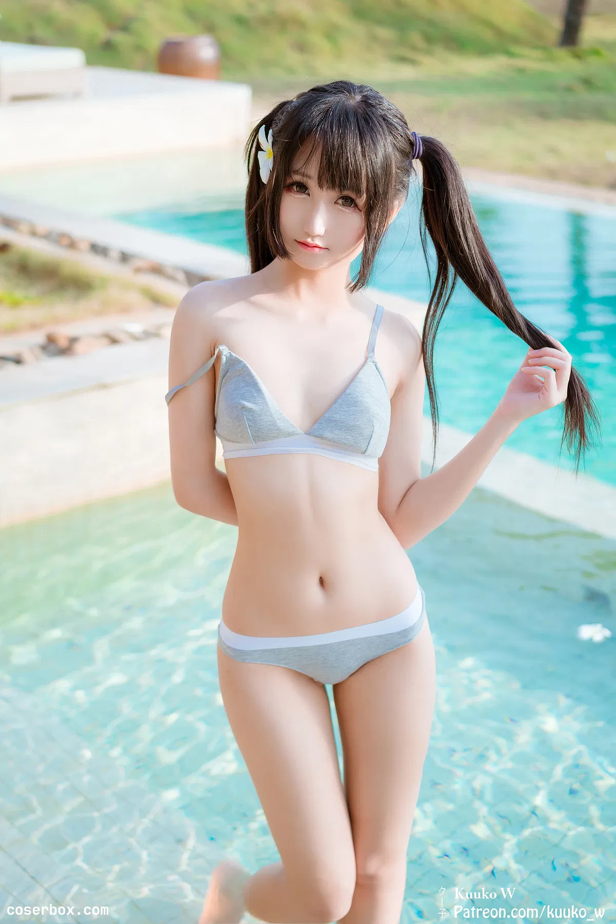 Kuukow NO.043 Poolside Sunset [30P 1V 263.32MB] - 2