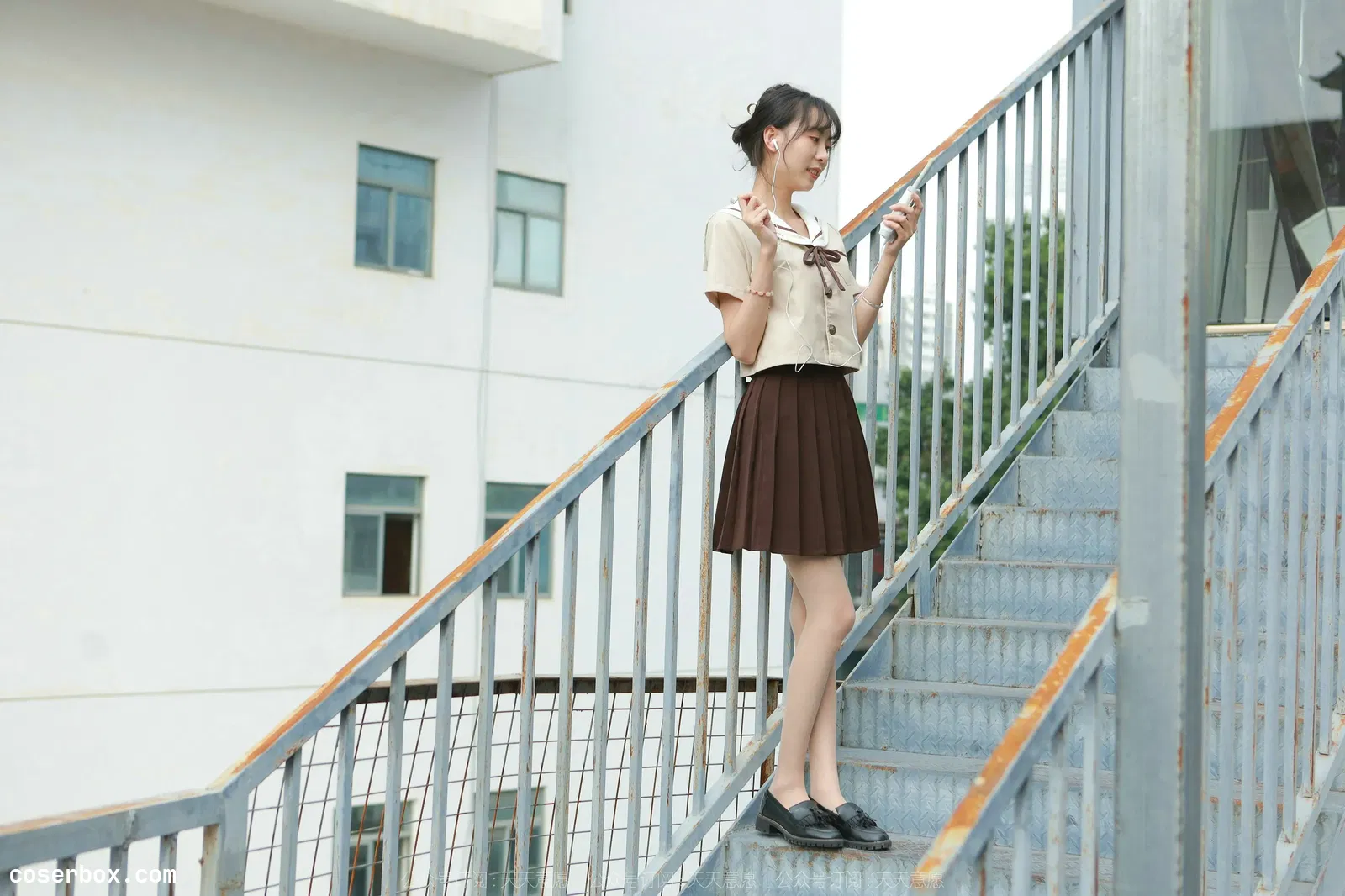 IESS异思趣向 2022.02.08 丝享家999：团团《网易云长腿少女》[89P／100MB] [89P 99.99MB]