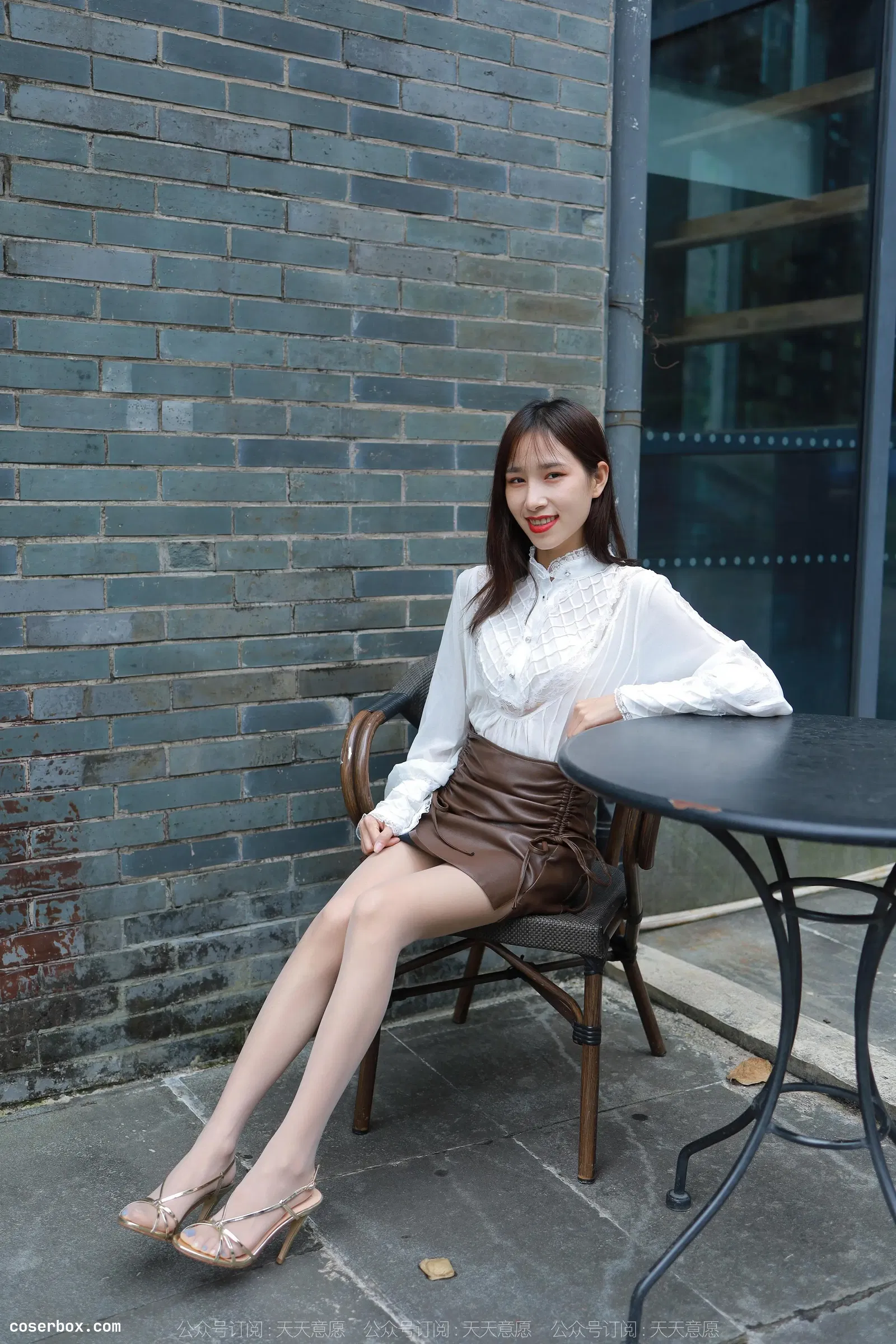 IESS异思趣向 2022.05.09 丝享家 1083：美子《金色凉鞋》[84P-136M] [84P 136.88MB]