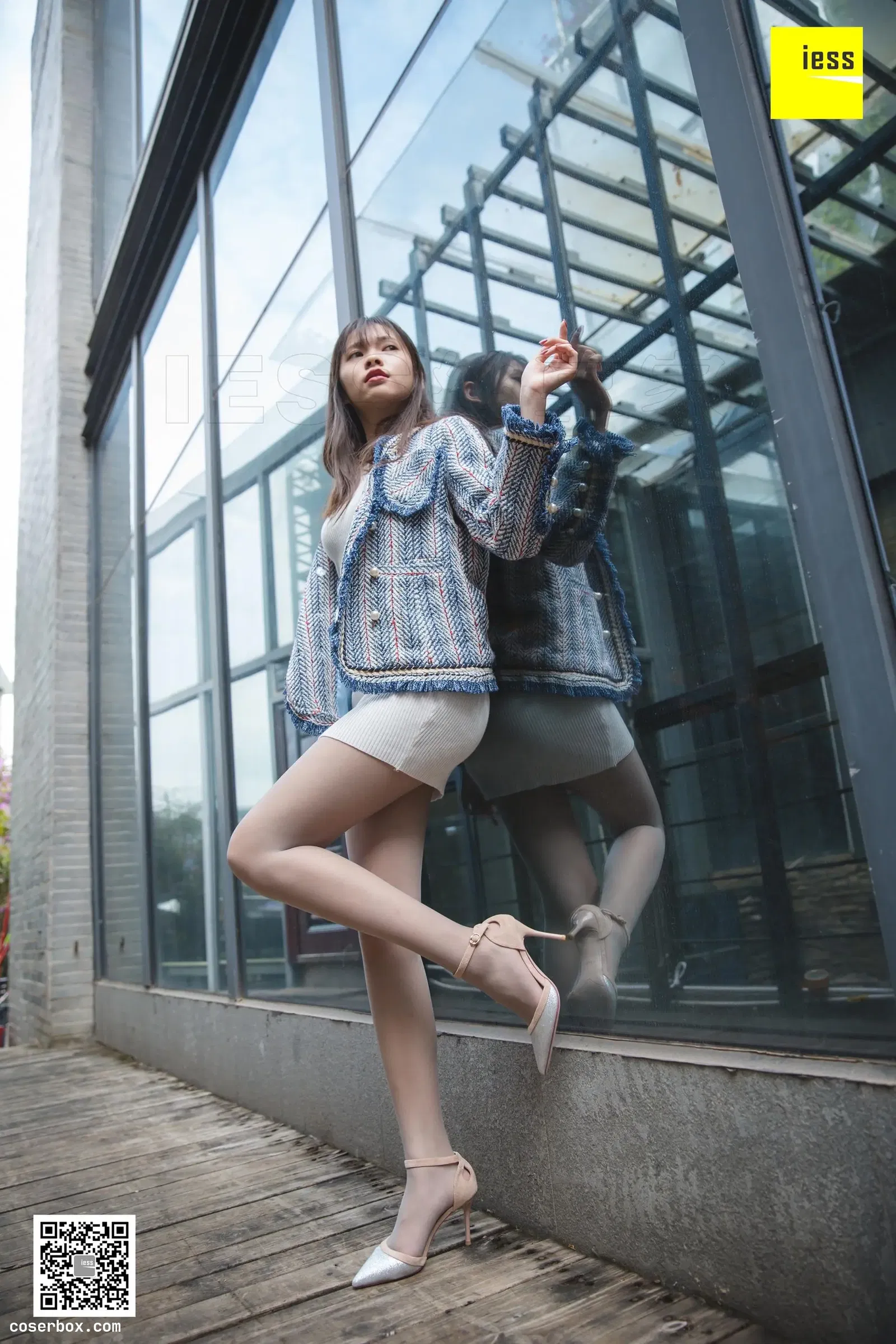 IESS异思趣向 2019.03.05 丝享家435：《七七小香风街拍》七七[90P／38.5MB] [90P 38.55MB]