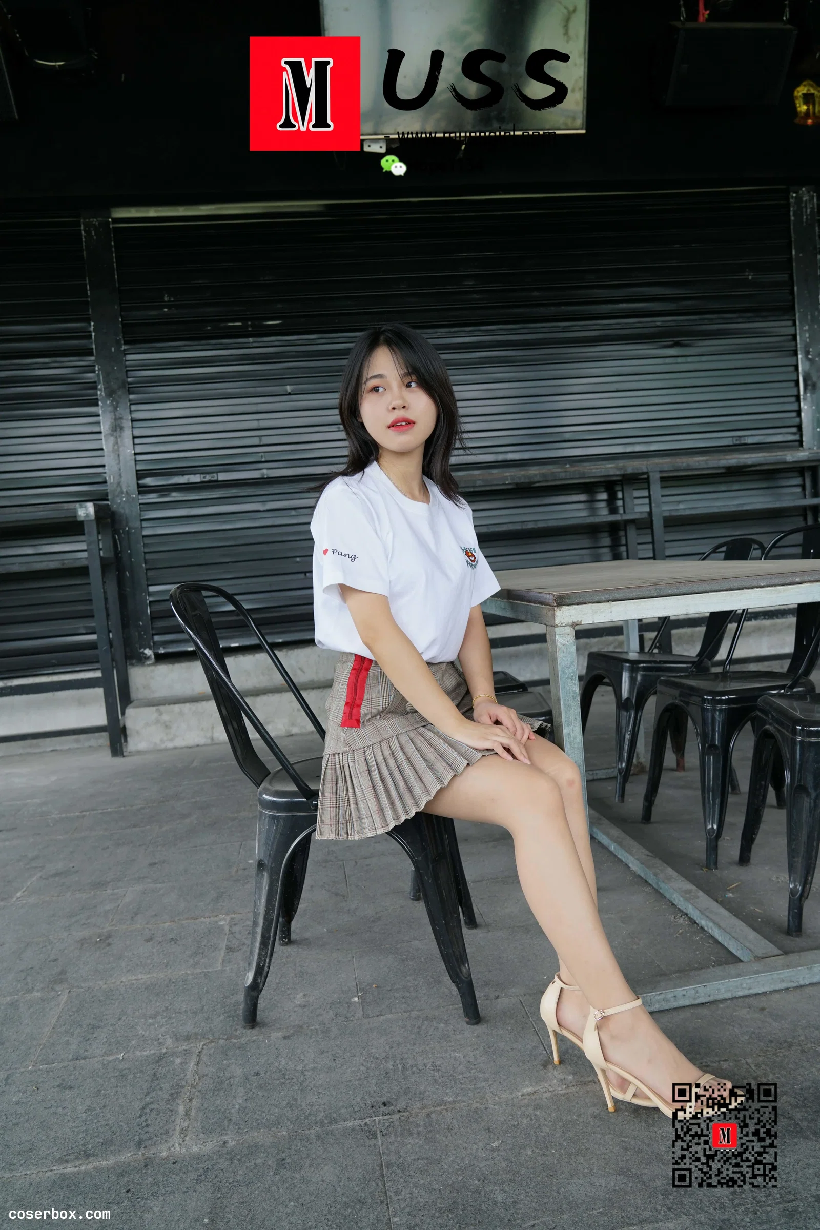 MussGirl慕丝女郎 NO.030 拍过模特的美足，那化妆师璐璐的呢？[176P+379MB]