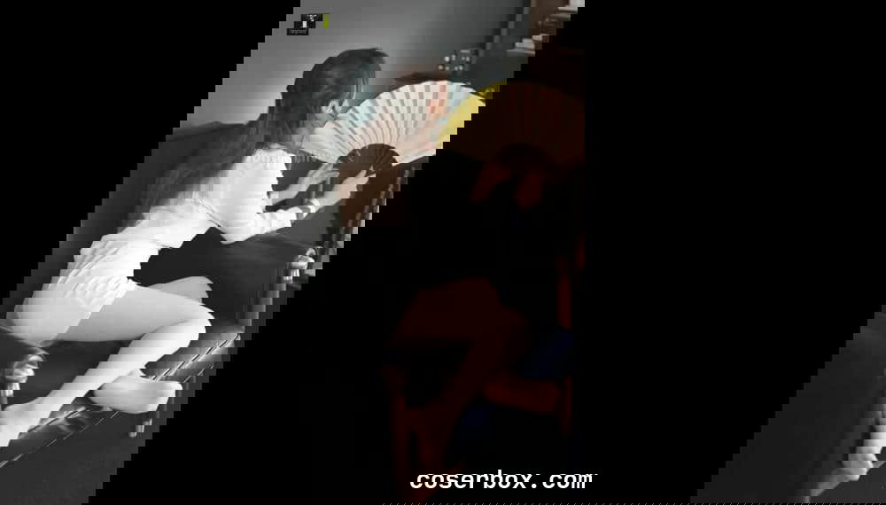 IESS异思趣向 NO.057 职业白领恋足大特写丝袜紫薇柔美肤色丝袜秀 [1V 43M] [6P 1V 43.64MB]