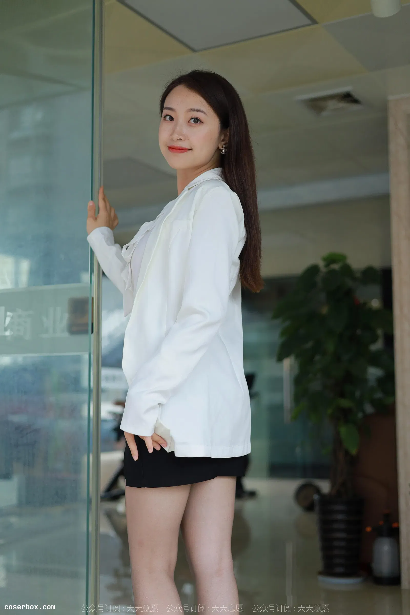 IESS异思趣向 2022.06.11 丝享家 .1114：小婕《冷艳嘿丝》[82P-119.53MB] [82P 119.5MB]