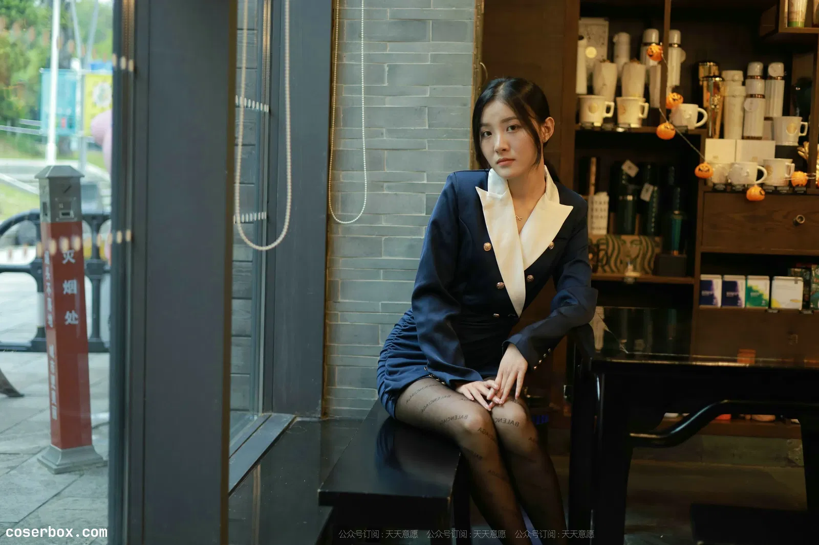 IESS异思趣向 2021.10.16 丝享家949：婉苹《OL姓感包臀裙》[132P／90MB] [90P 132.39MB]