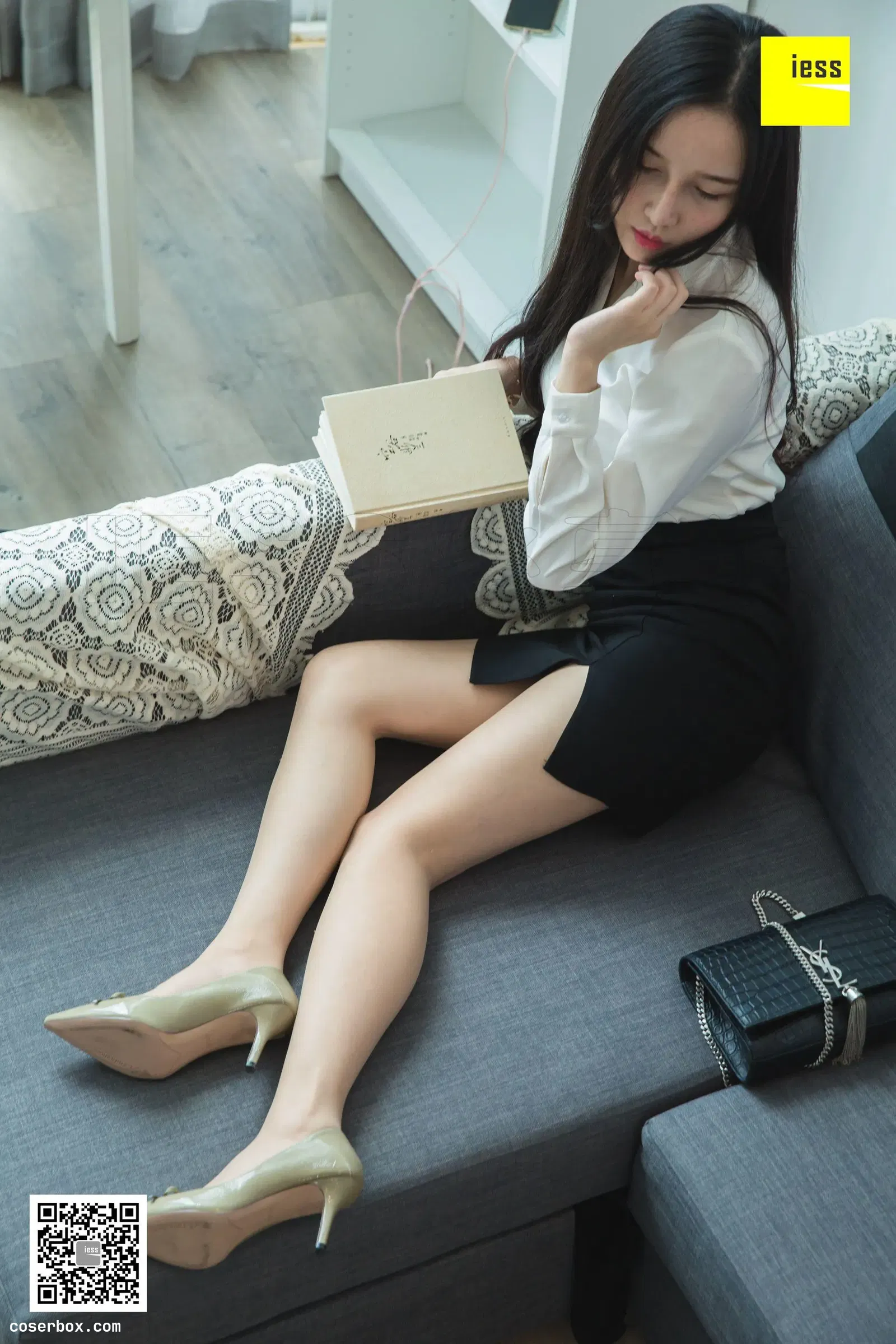 IESS异思趣向 2018.10.23 丝享家343：《文欣微肉制服美足》文欣 [90P-38M] [90P 39.69MB]