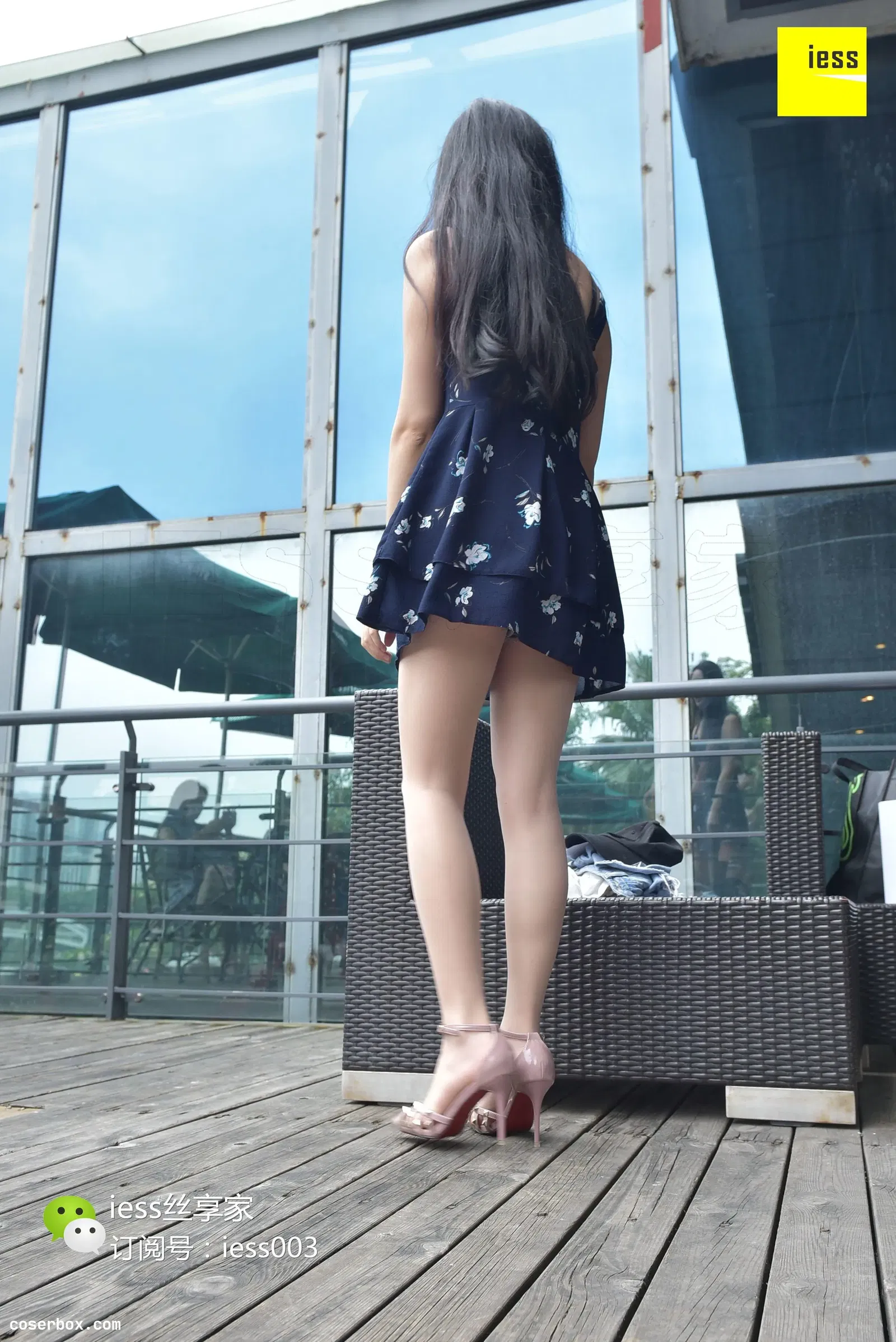 IESS异思趣向 2017.07.14 丝享家022：欣欣《嘿！在星巴克晒太阳的姑娘》 [99P 74.57MB]