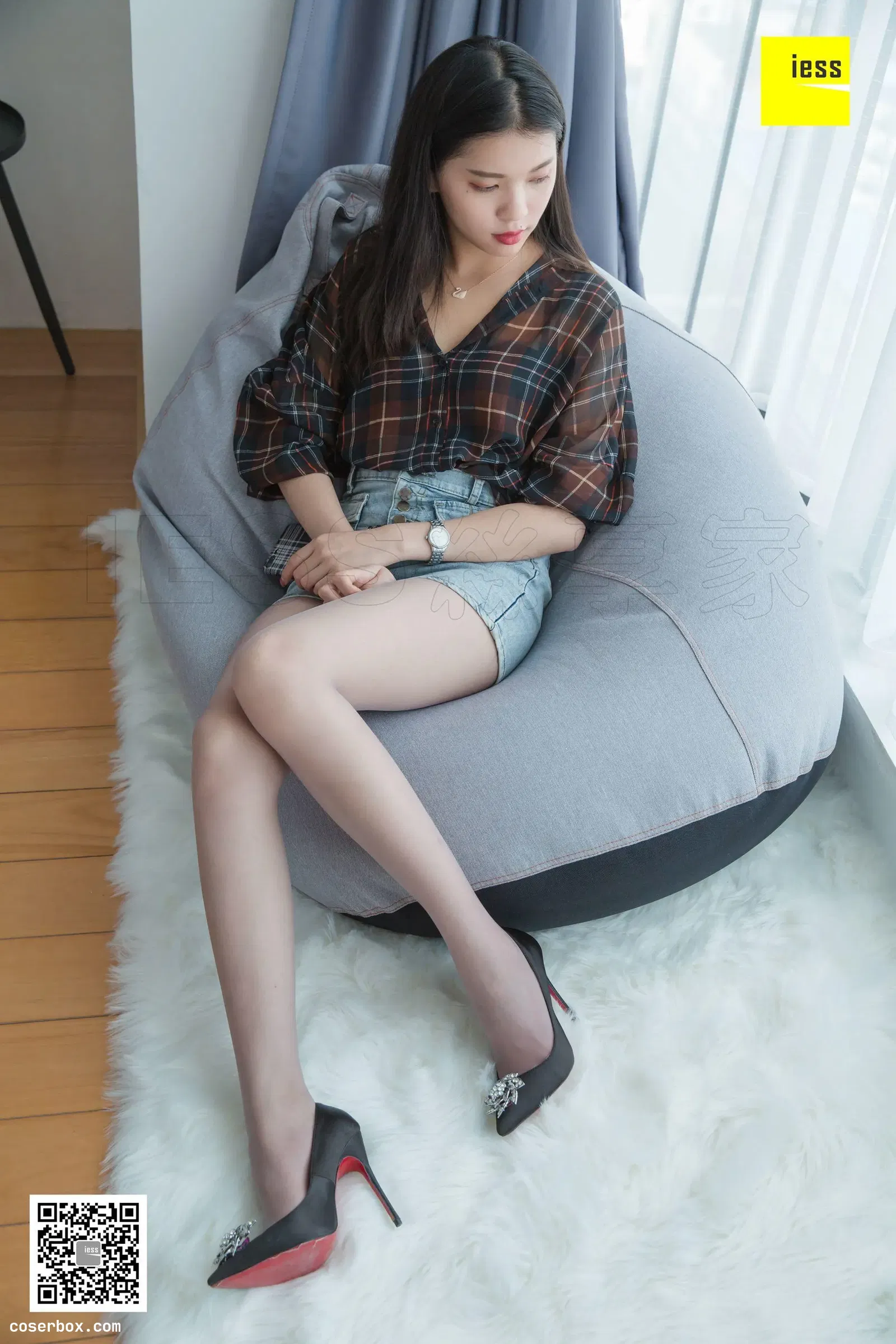 IESS异思趣向 2018.10.11 丝享家335：《白毛绒地毯上的灰丝》七七 [93P36M] [93P 38.57MB]