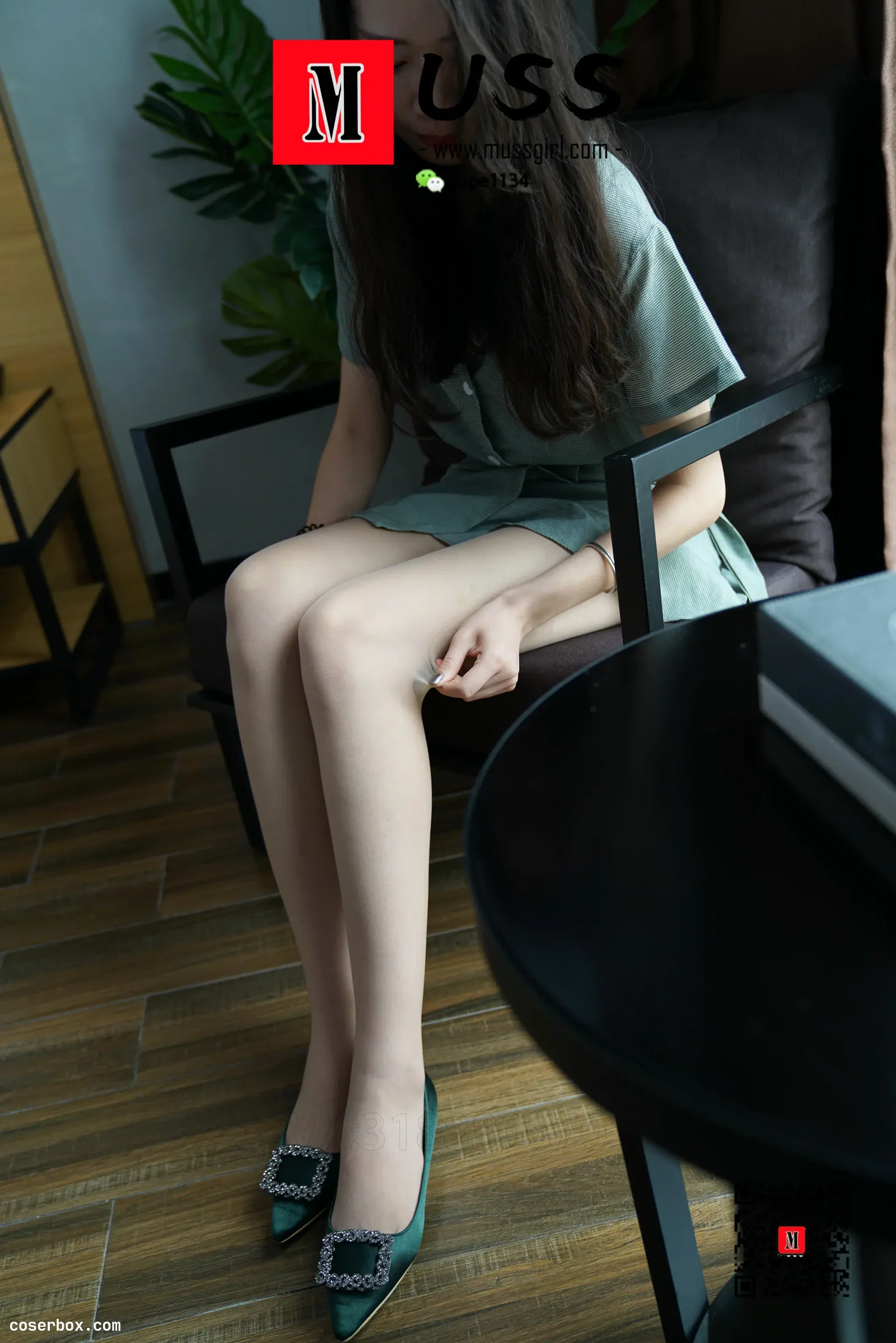 MussGirl慕丝女郎 NO.092 茜茜酒店肉丝短裙 [93P+45M]