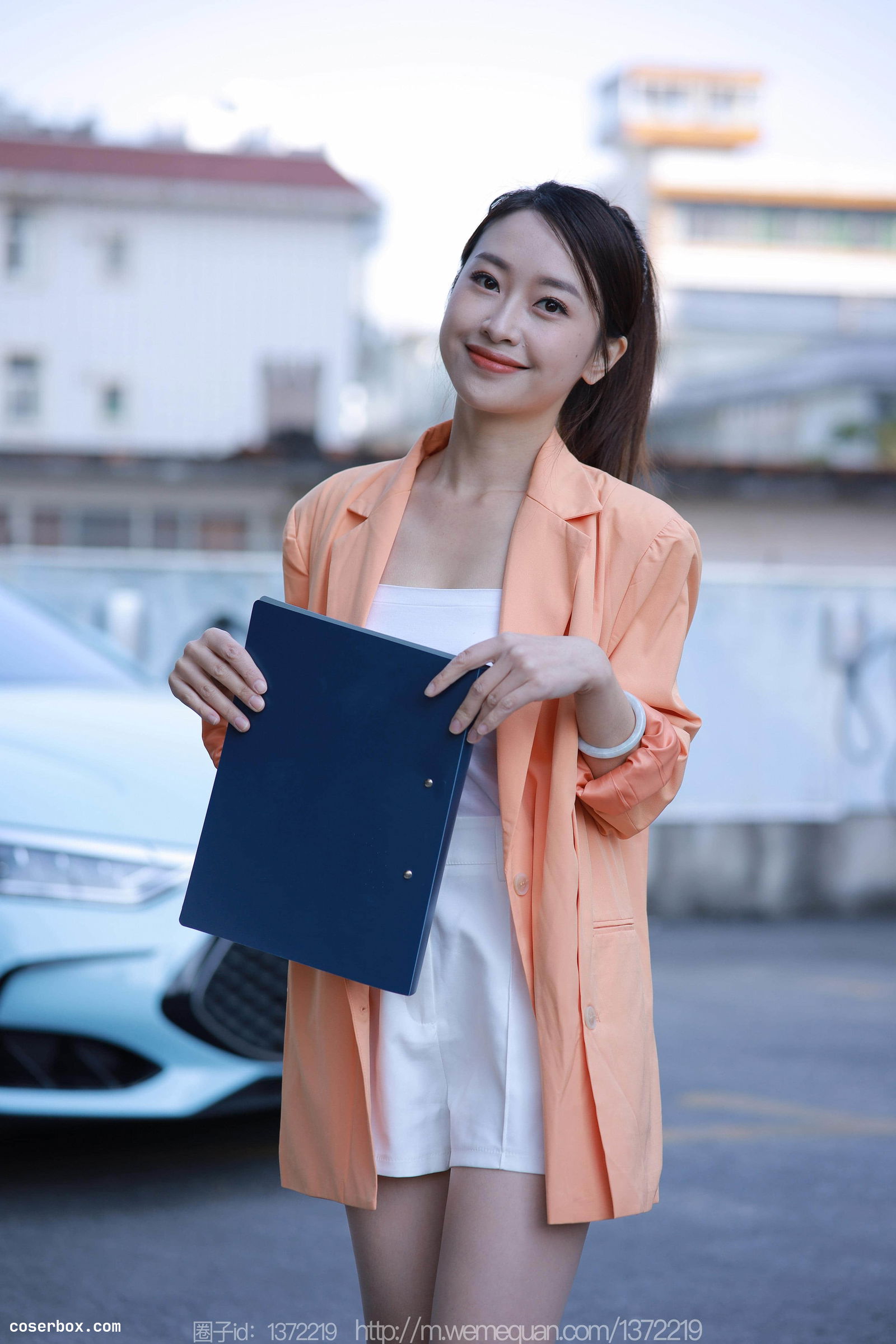 IESS异思趣向 2022.12.19 丝享家 1303 小婕《橙色外套》[88P-83.7M] [88P 83.69MB]