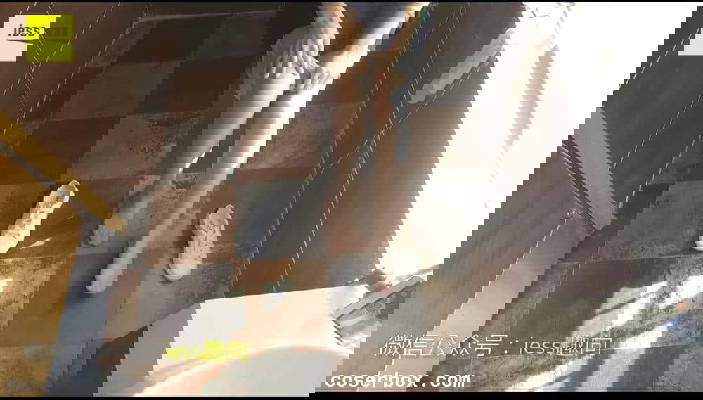 IESS异思趣向 NO.016 小秘书中午躲起来换丝袜 [1V 72M] [5P 1V 73.27MB]