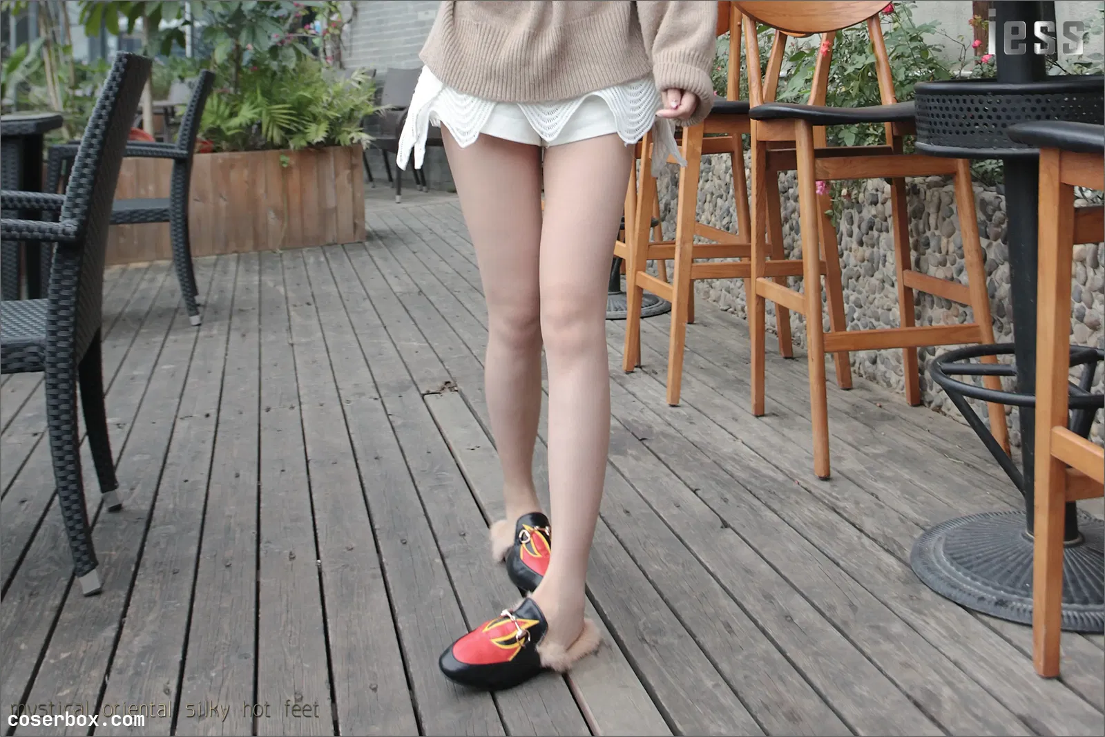 IESS异思趣向 2016.11.25 丝足便当035：《皮拖+超薄丝》YY [56P-61M] [56P 61.28MB]