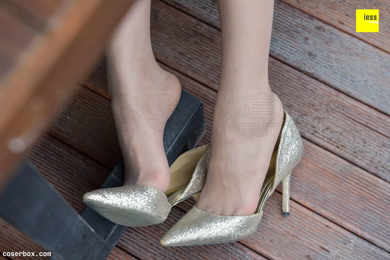 IESS异思趣向 2018.01.18 丝享家150：《正在看书的棕丝美女》七七 [99P-51.8M] [99P 52.62MB]