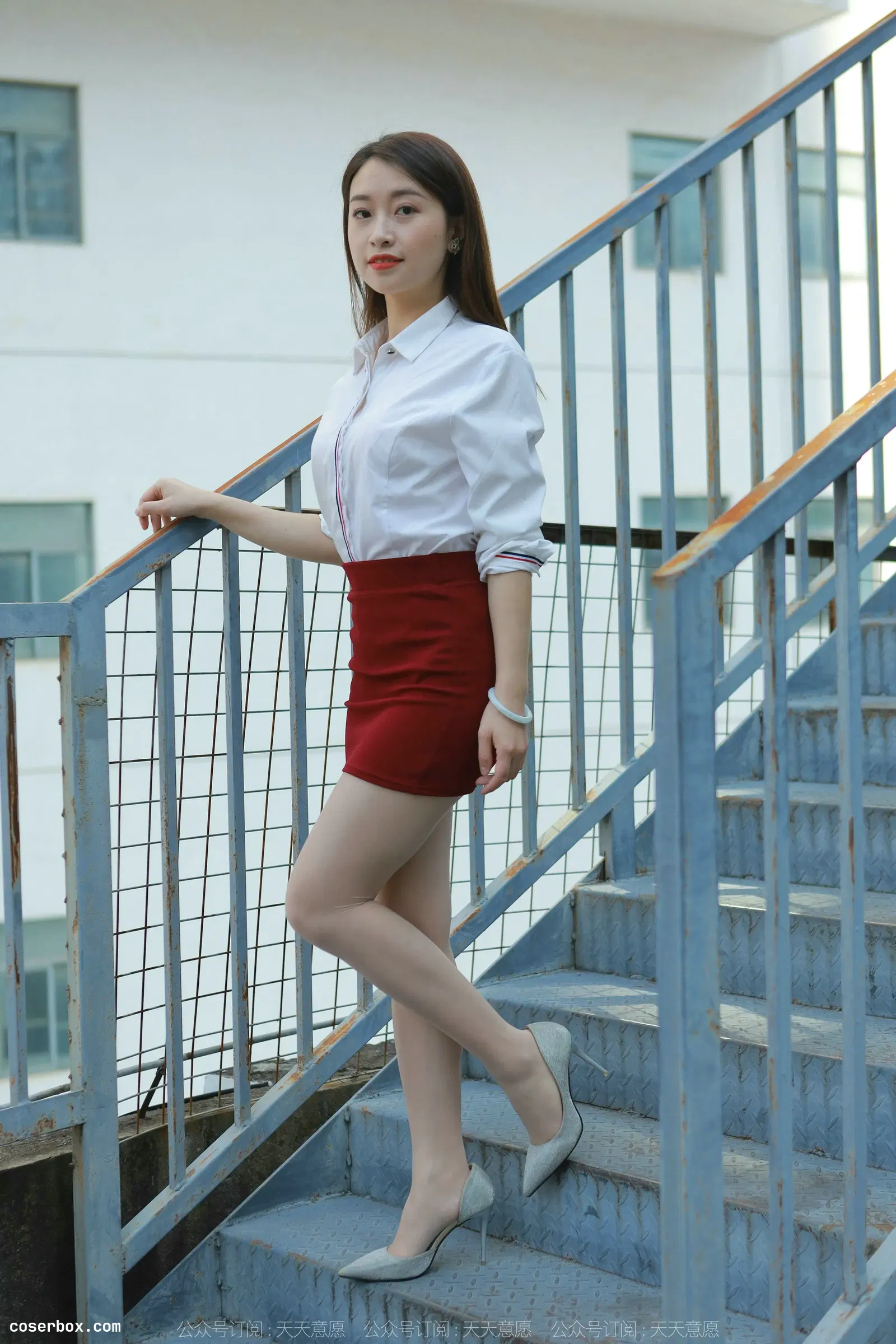 IESS异思趣向 2022.02.17 丝享家1006：小婕《性感红色包臀裙》[87P／109MB] [87P 109.41MB]