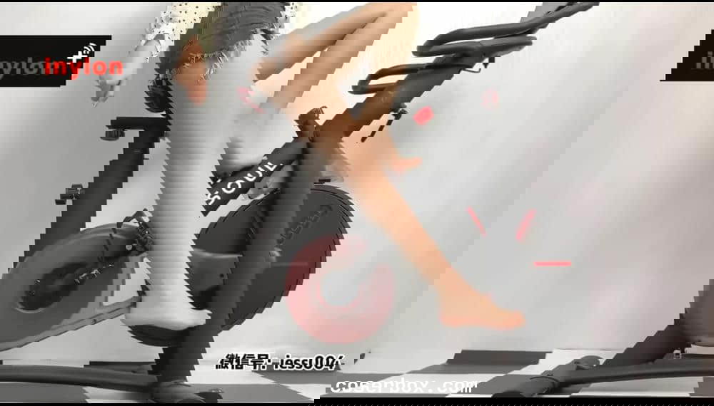 IESS异思趣向 NO.040 芊芊超可爱的玉足极品美腿丝袜 [1V 48M] [6P 1V 48.77MB]