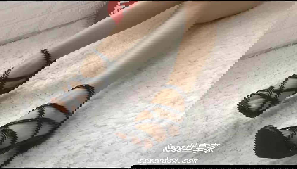 IESS异思趣向 NO.004 高跟小粉拳 [1V 104M] [5P 1V 105.07MB]