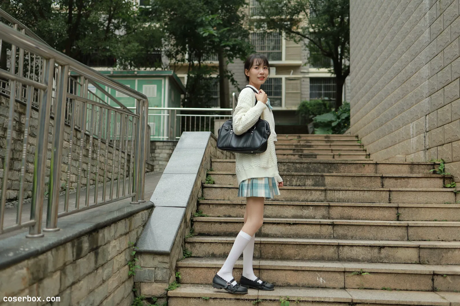 IESS异思趣向 2021.11.02 丝享家963：团团《长腿JK装》[94P／124MB] [94P 123.88MB]