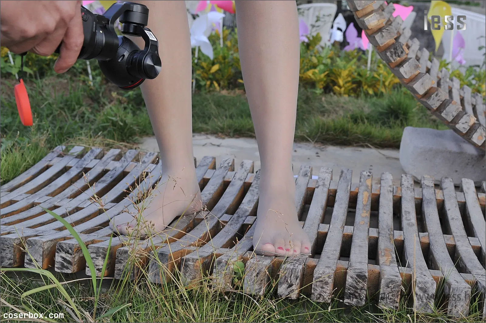 IESS异思趣向 2017.01.29 丝足便当067：《户外灰丝》洋洋 [86P 102.03MB]