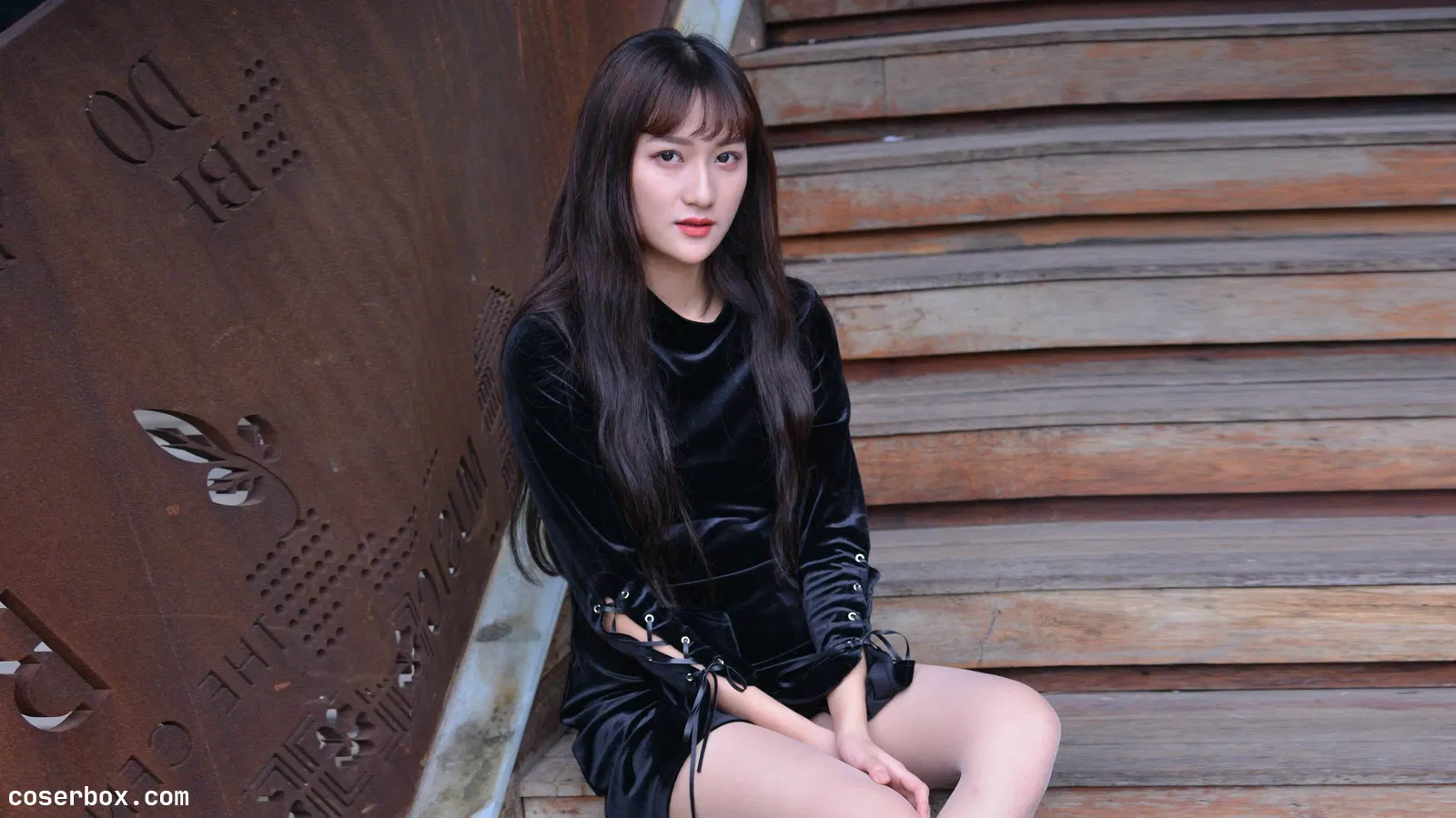 IESS异思趣向 2021.04.30 丝享家793：潇潇《楼梯上的黑色绑带》[82P／109MB] [82P 107.02MB]