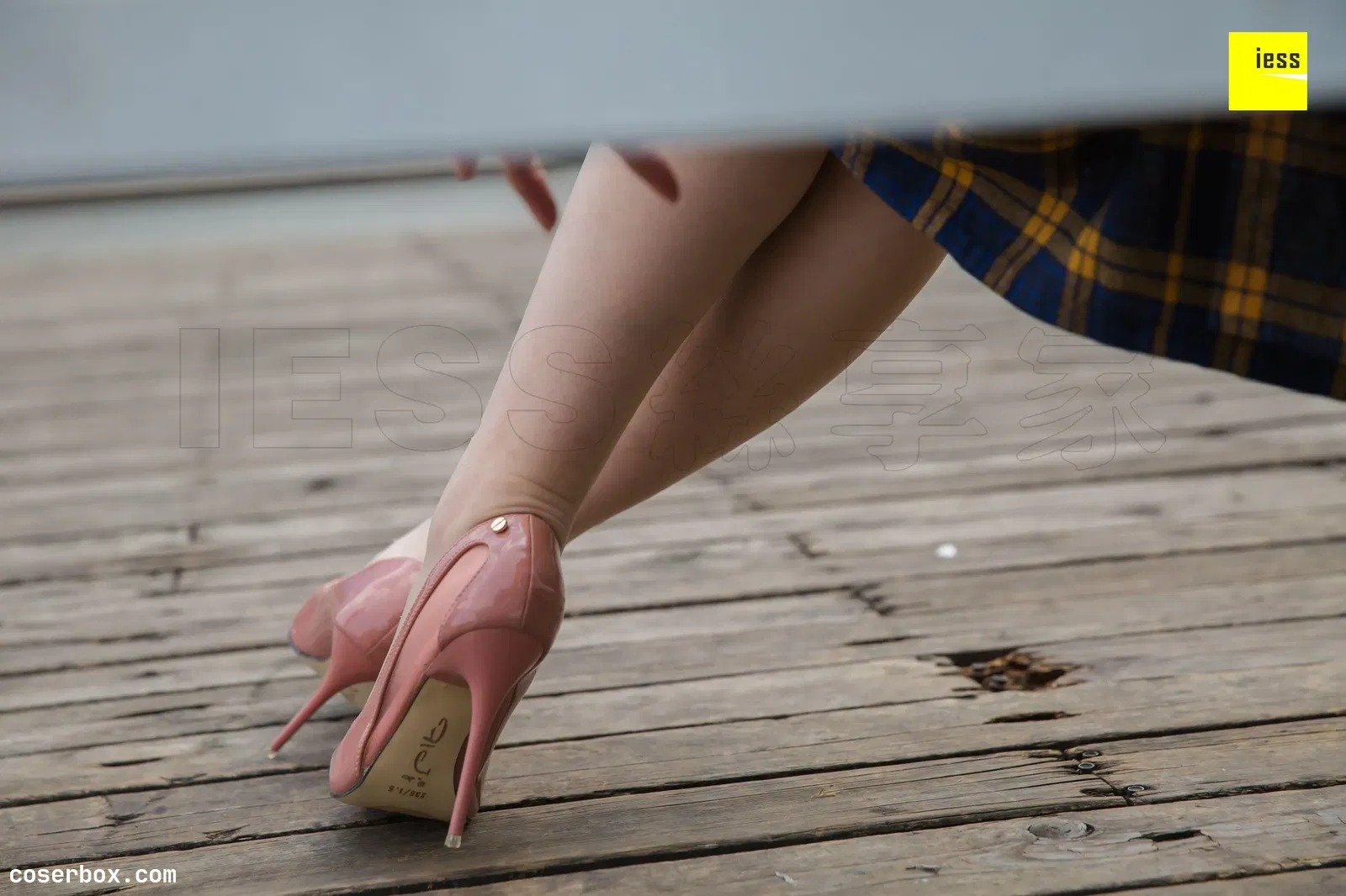 IESS异思趣向 2019.01.11 丝享家400：《紫紫的气质套装》紫紫 [95P-43M] [95P 44.03MB]