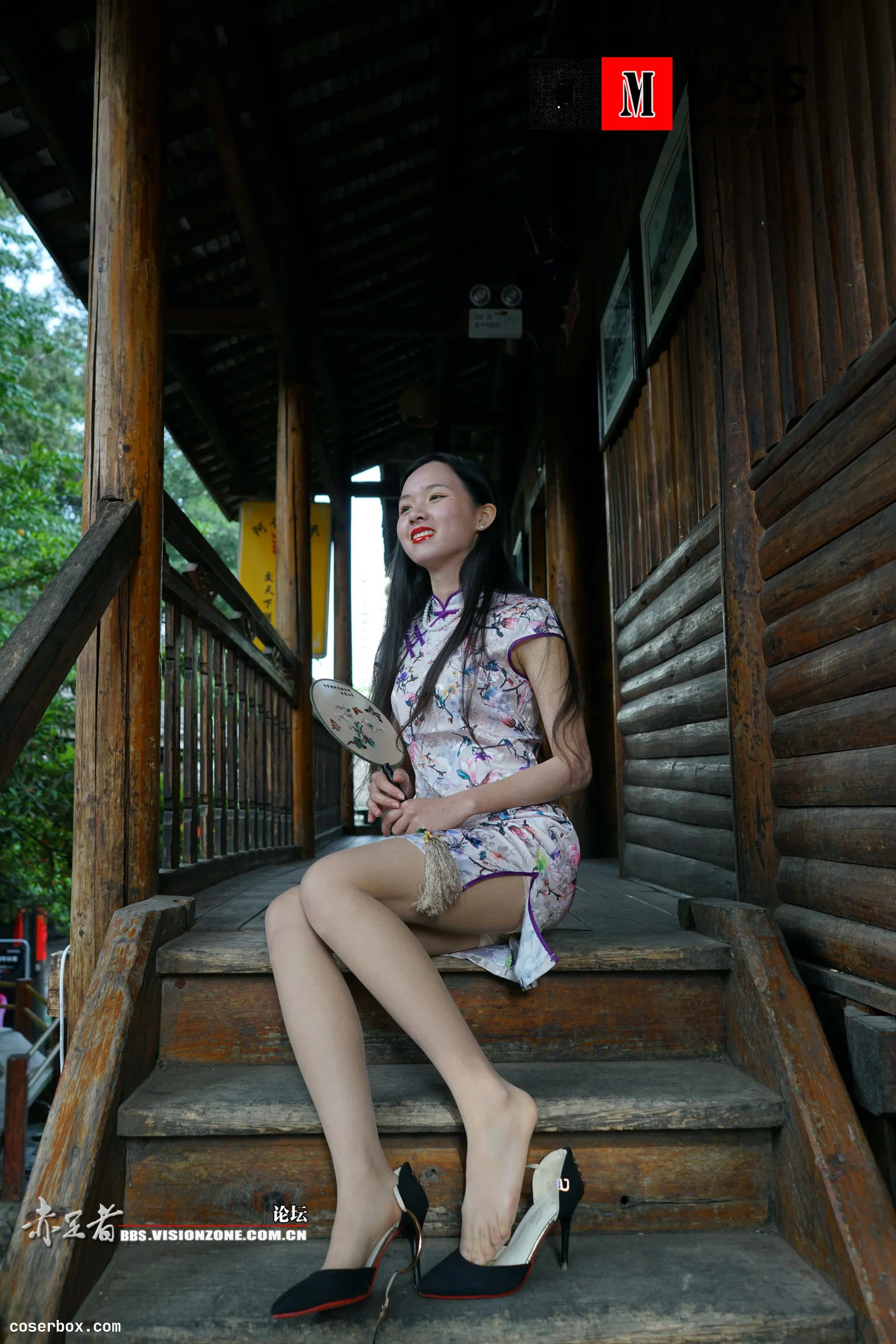 MussGirl慕丝女郎 NO.075 皮衣与旗袍 另类服装薄丝足底秀 阿木 [92P+158M]