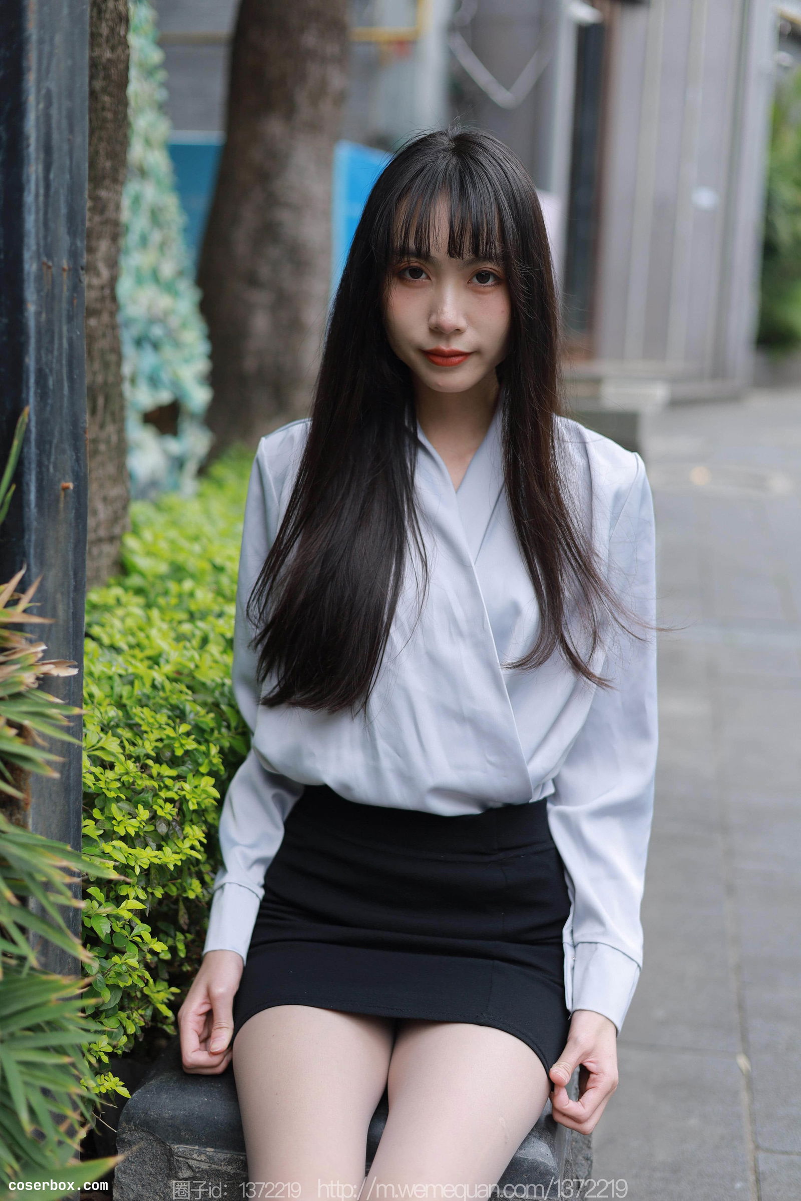 IESS异思趣向 2023.03.02 丝享家 1378 团团《楼梯上的美人》[92P-96.7M] [92P 94.75MB]