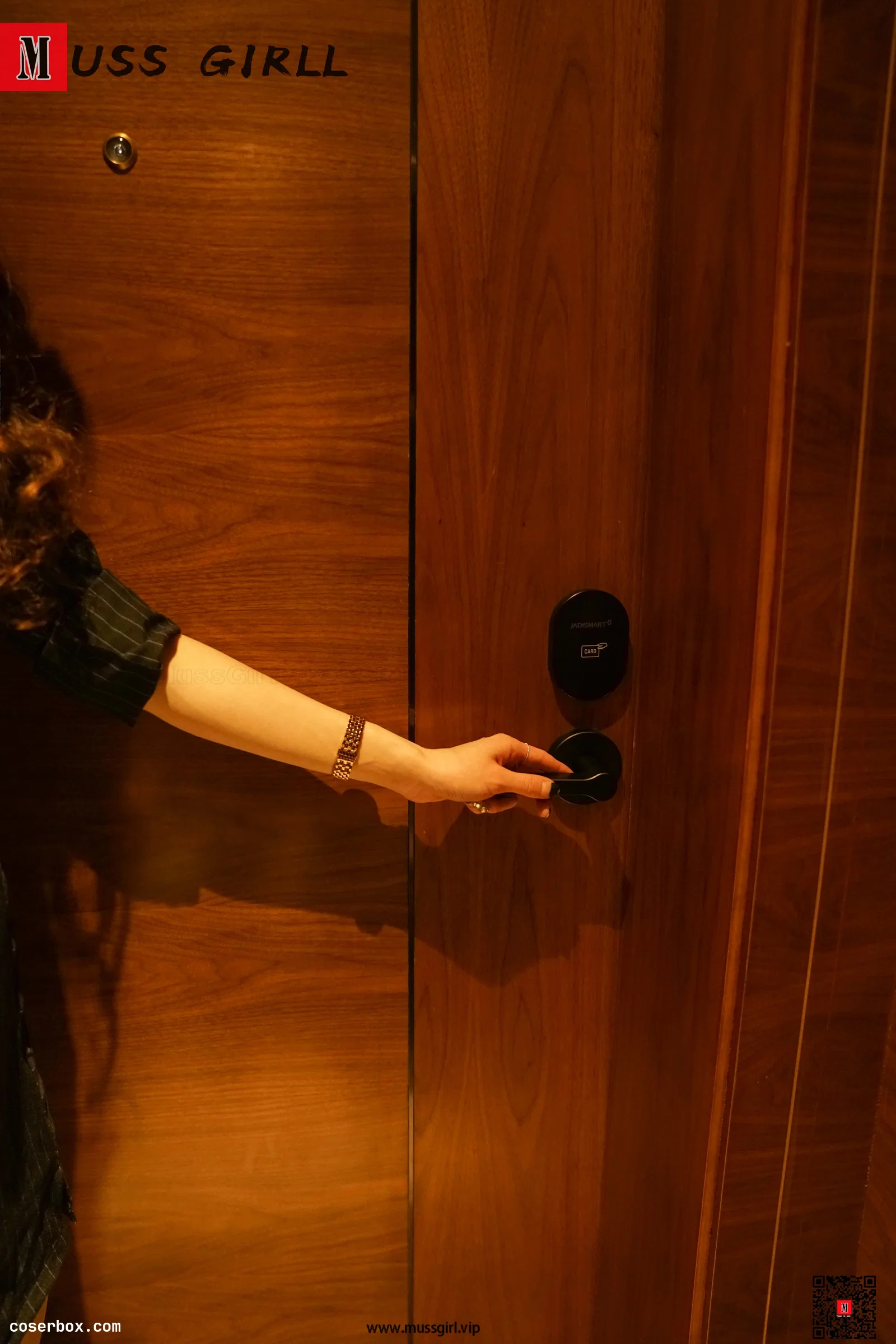 MussGirl慕丝女郎 NO.265-酒店包裙肉丝[120P-193M]