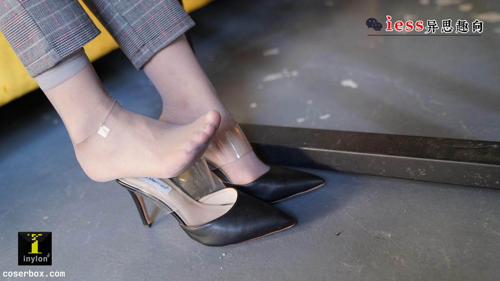 IESS异思趣向 普惠集 132-格格 精彩的短灰丝特写 [72P 71.35MB]