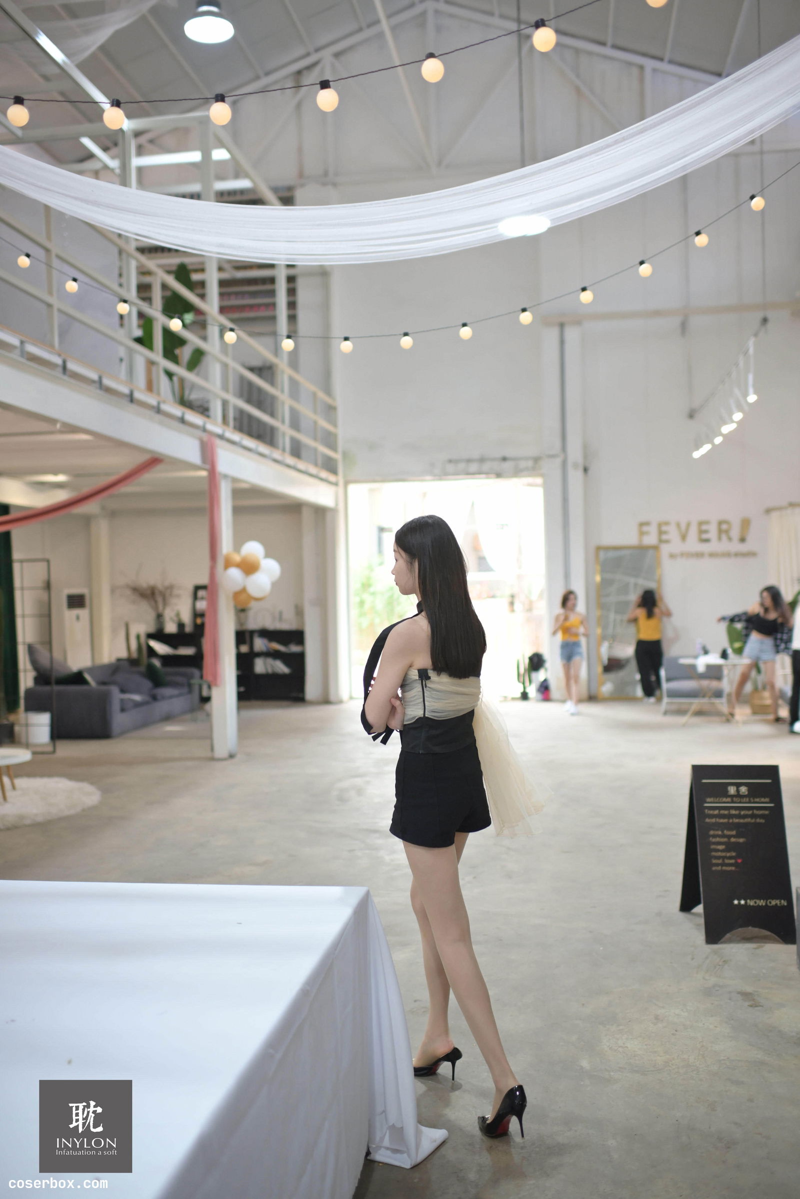 IESS异思趣向 普惠集 176 - 腿霸的时常随拍 [90P61MB] [90P 59.26MB]