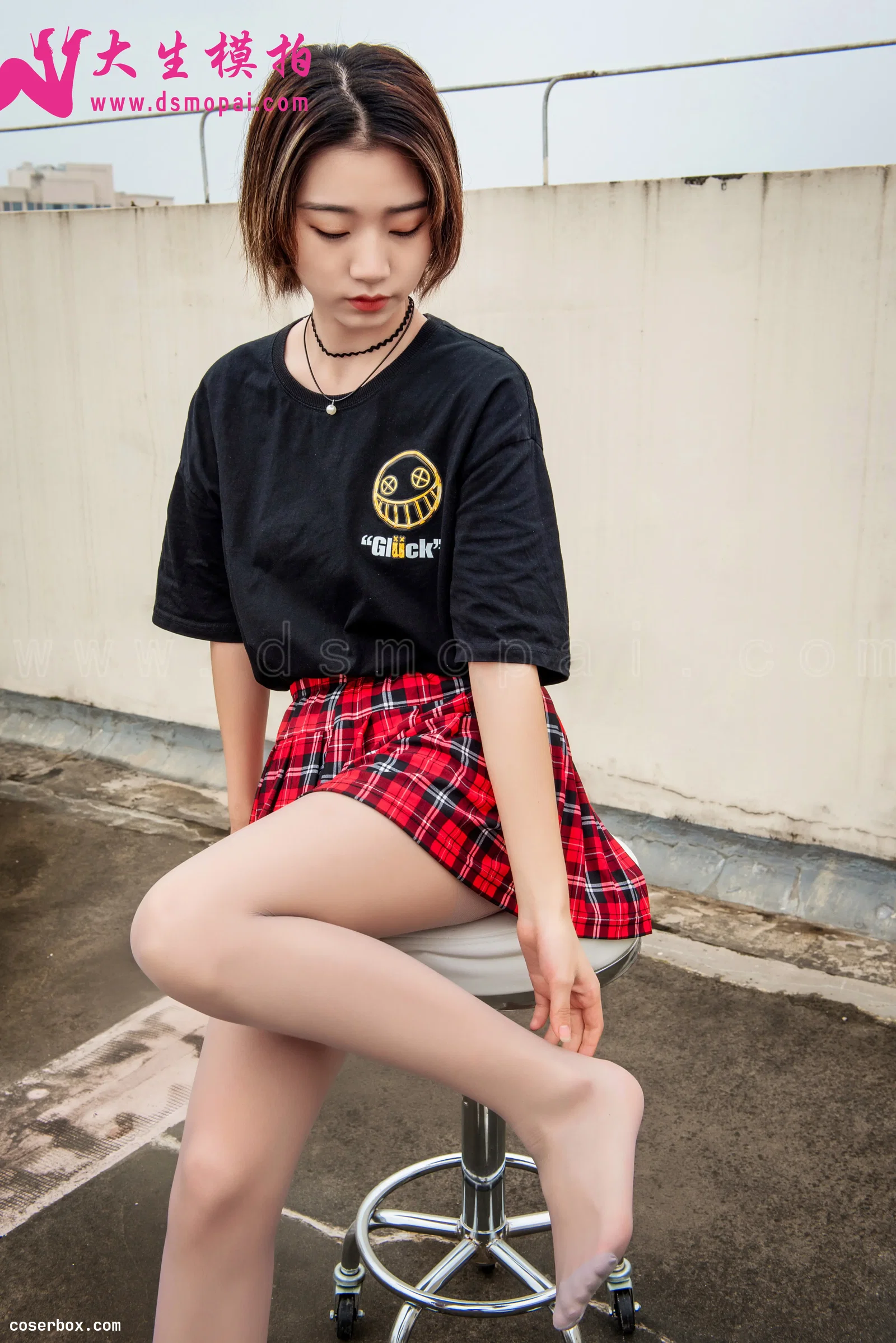 大生模拍 NO.211 小小天台美足 [49P 1V 614.67MB]