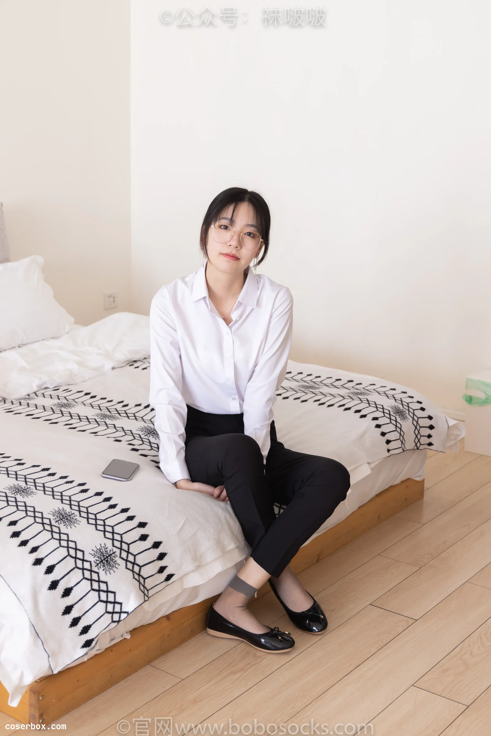 BoBoSocks袜啵啵 NO.085 小甜豆-平底鞋、短灰丝、短肉丝 [140P 1V 6.65GB]