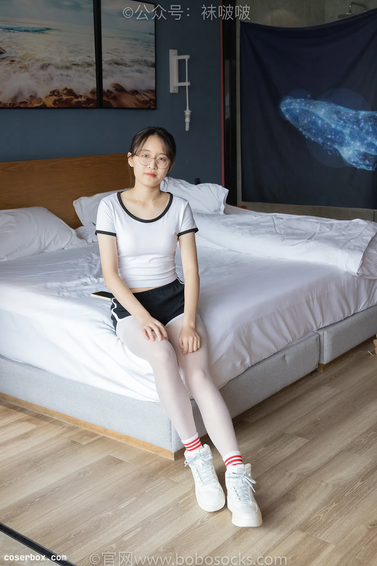 BoBoSocks袜啵啵 积分限定作品 NO.004 熊熊-板鞋、白棉袜、白丝（花絮版） [139P 1V 6.72GB] - 2