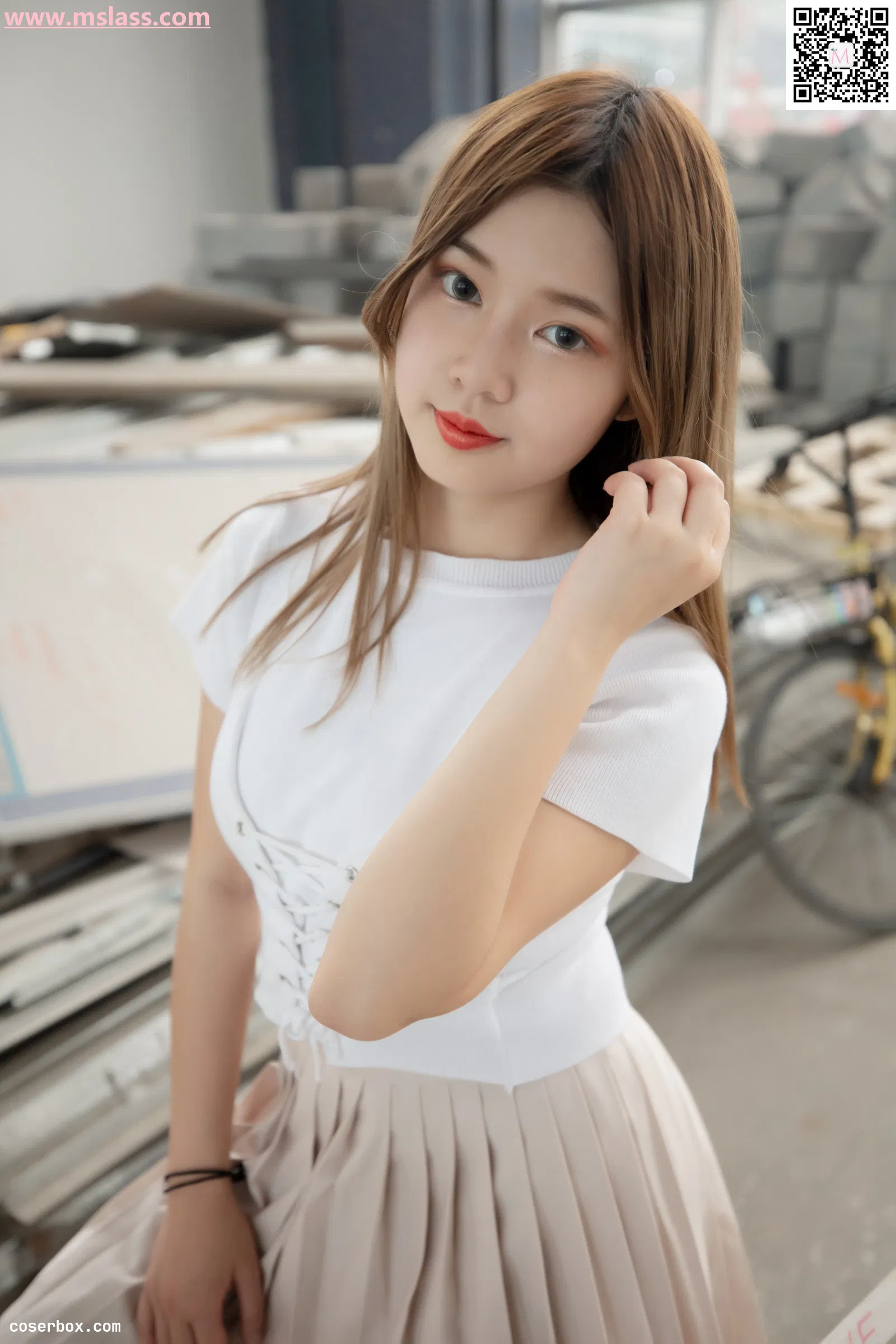 MSLASS梦丝女神 NO.053 小除夕 废墟的小白鞋 [54P 505.81MB]