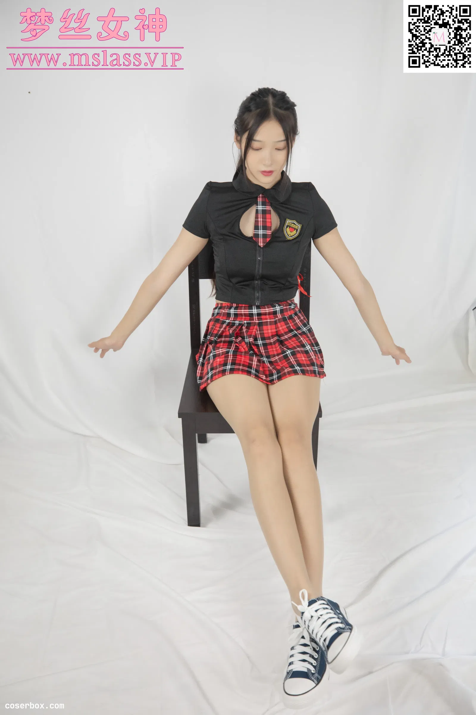 MSLASS梦丝女神 NO.143 诗琪《帆布鞋》[72+1P1V／1.16GB] [73P 1V 1.17GB]