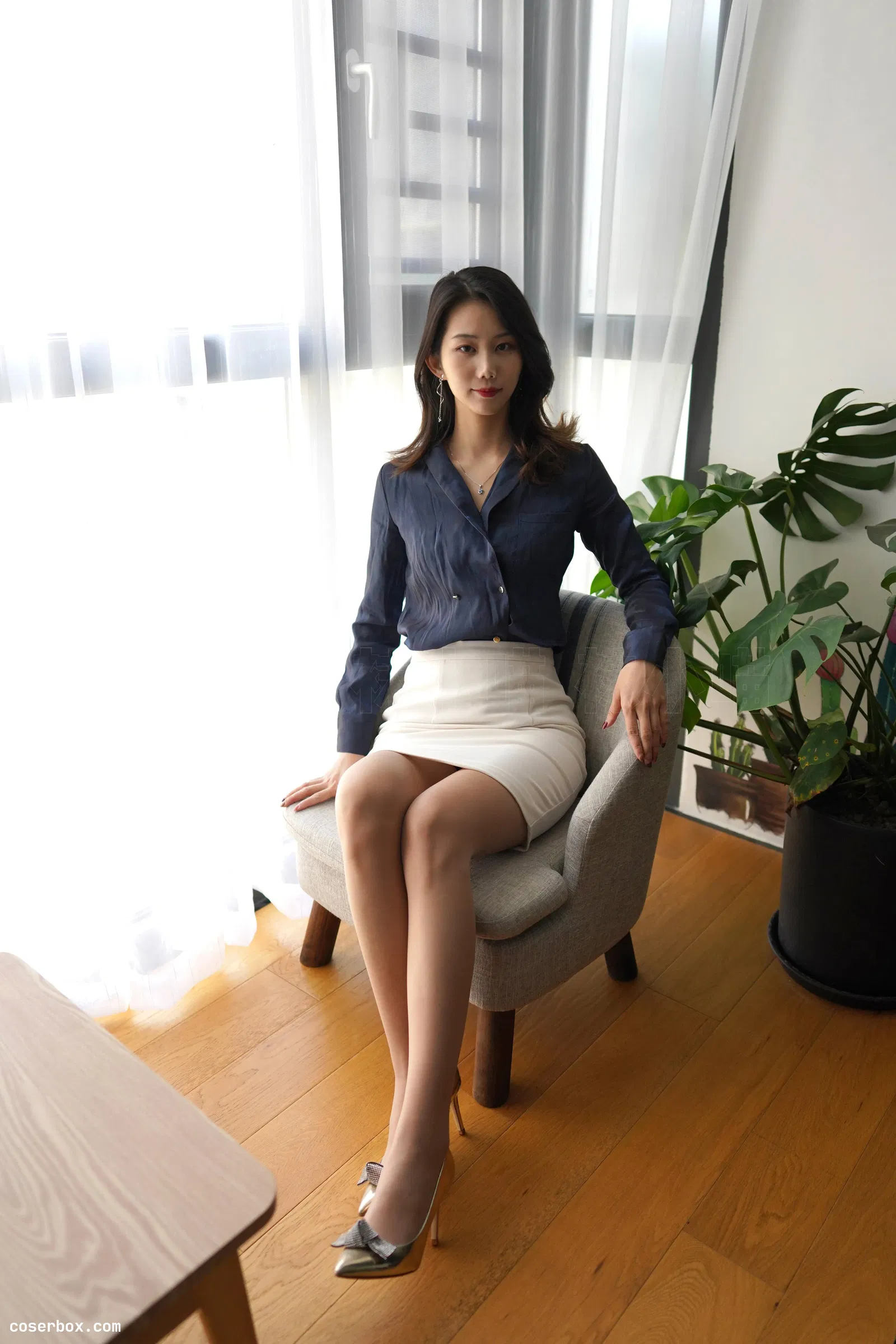 壹吻映画 NO.002《雅妍-清爽职业装》 [95P 1V 412.39MB]