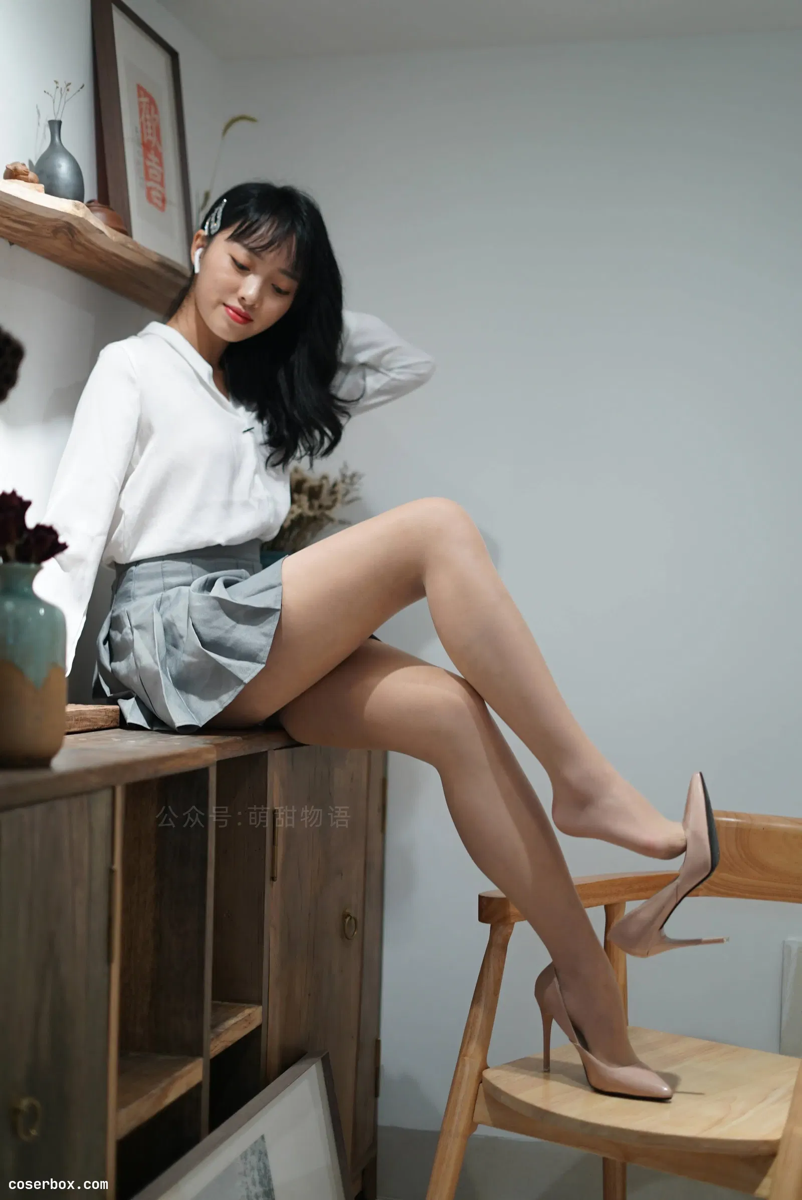 萌甜物语 NO.131《灰百褶白衬衫-思甜》 [99P 1V 219.46MB]