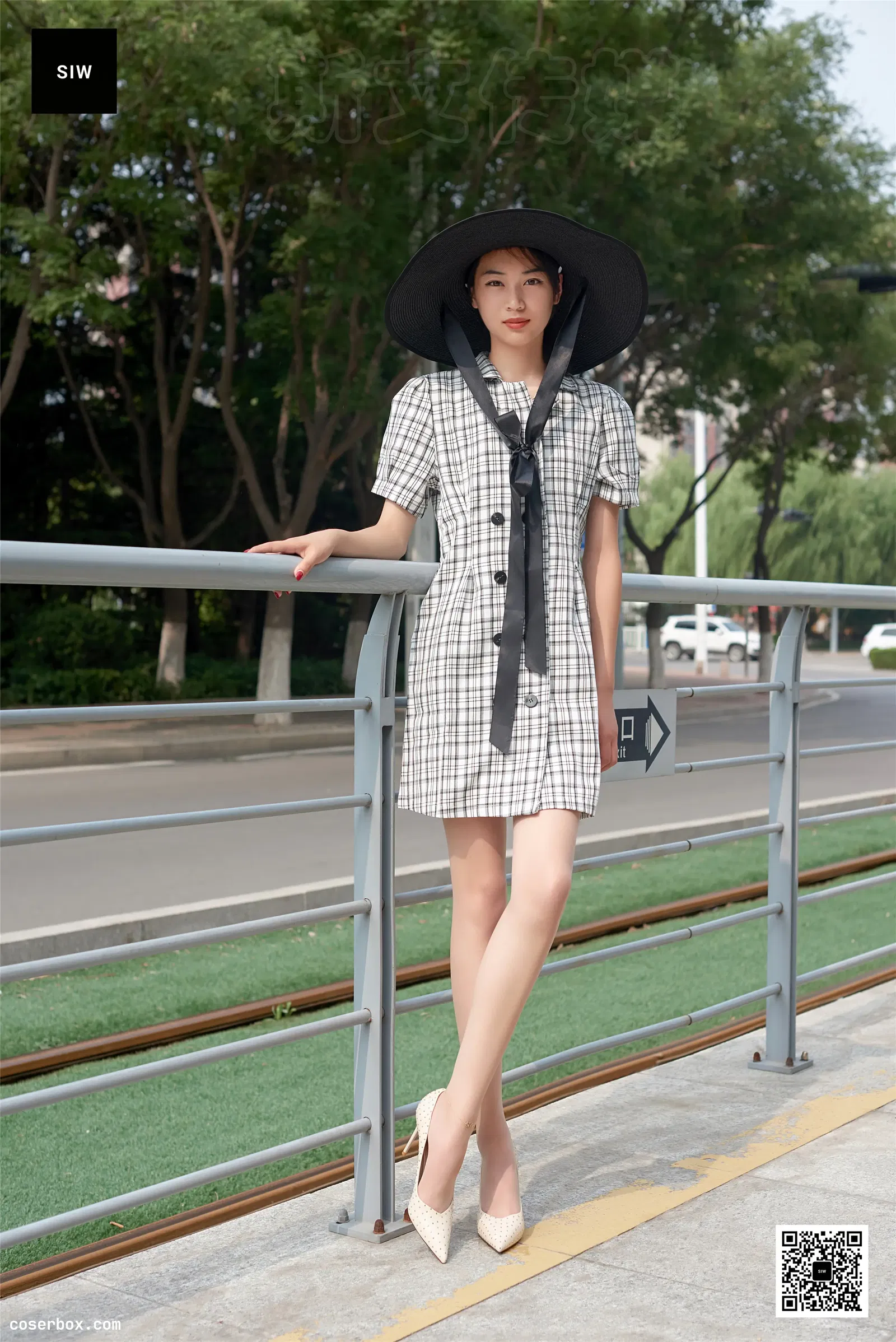 SIW斯文传媒 NO.014 法式黑白方格翻领小清新裙 - 丽莉 [57P 122.38MB]