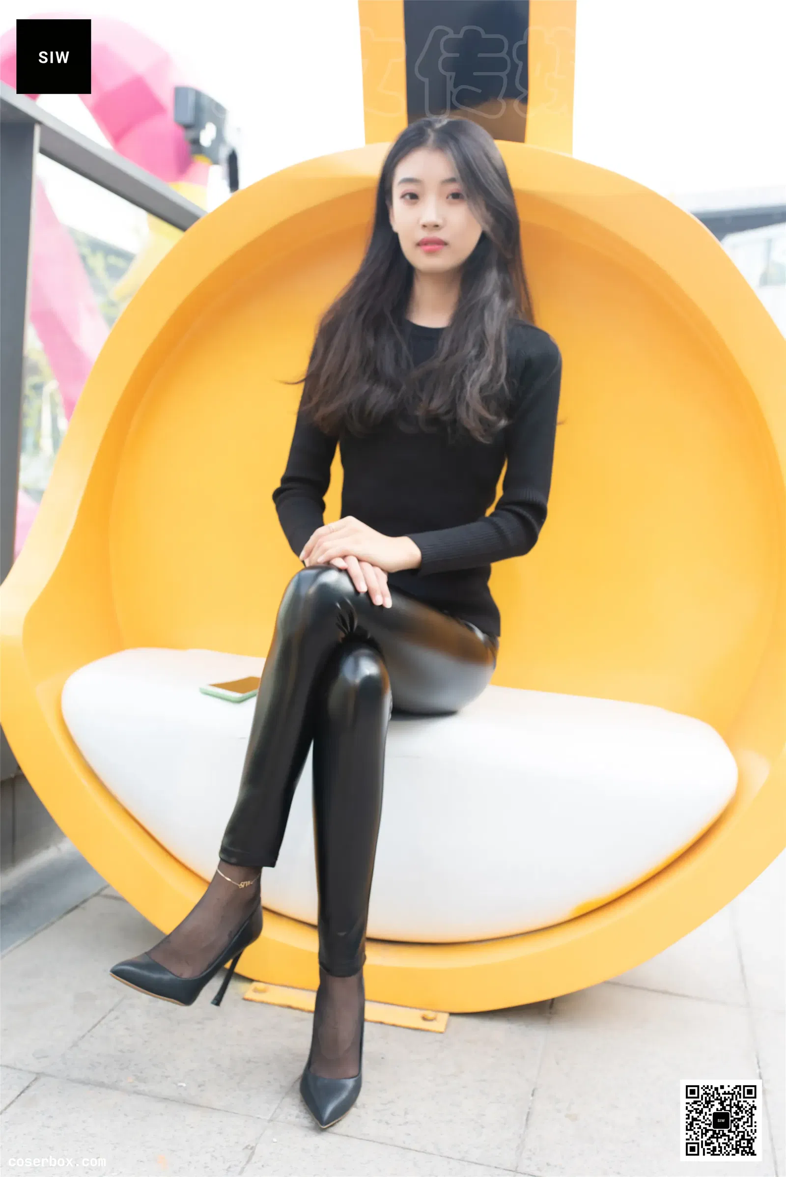 SIW斯文传媒 NO.054 2019秋冬时尚性感紧身保暖加绒皮裤 - 蓉儿 [60P 135.6MB]