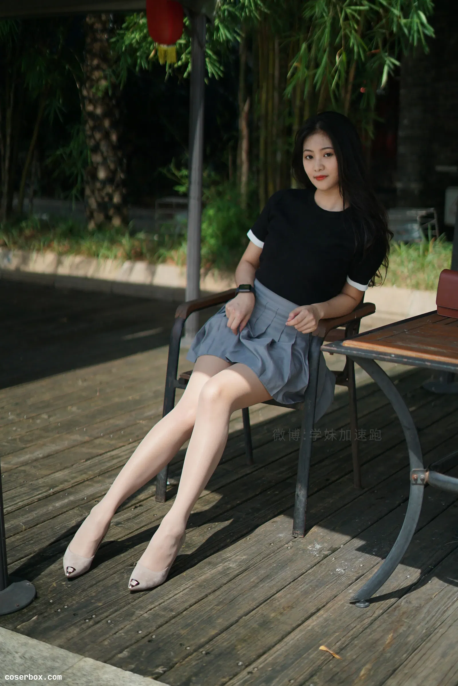 萌甜物语 NO.077《桌上起舞的彤彤》 [95P 1V 233.06MB]