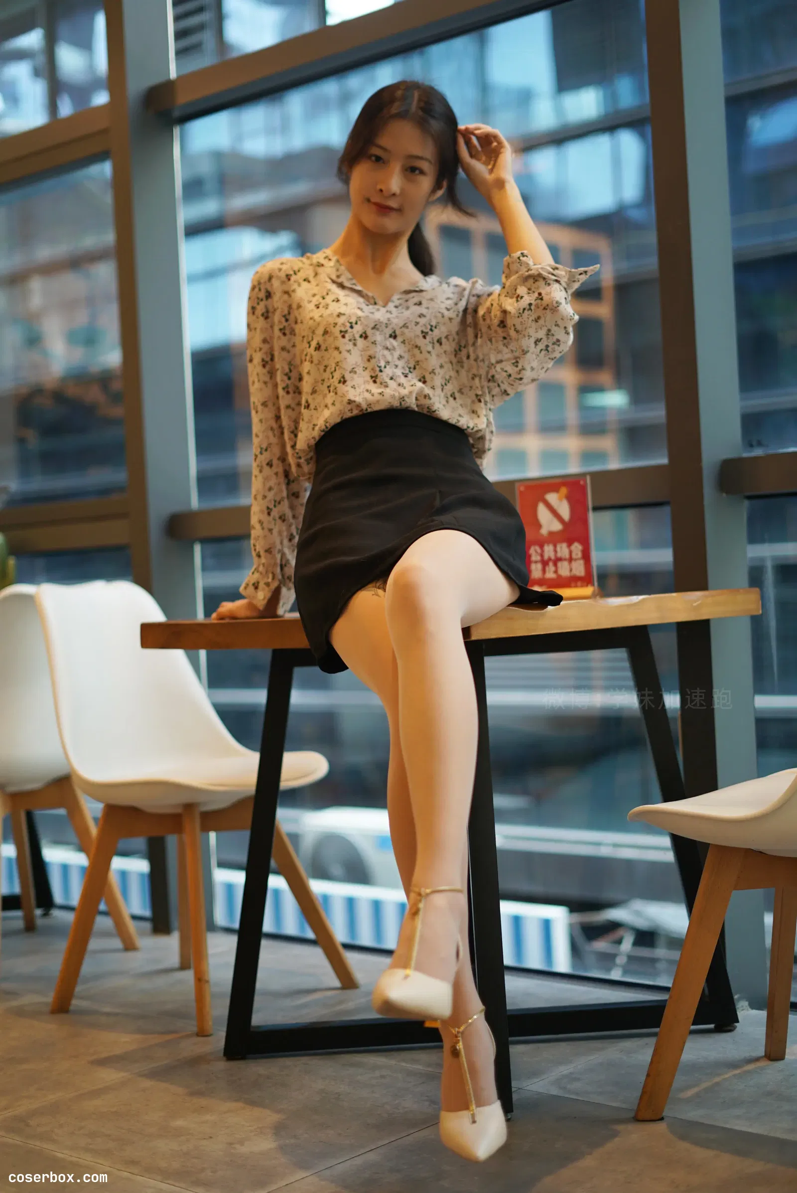 萌甜物语 NO.071《奶茶店里的小七》 [93P 1V 206.68MB]