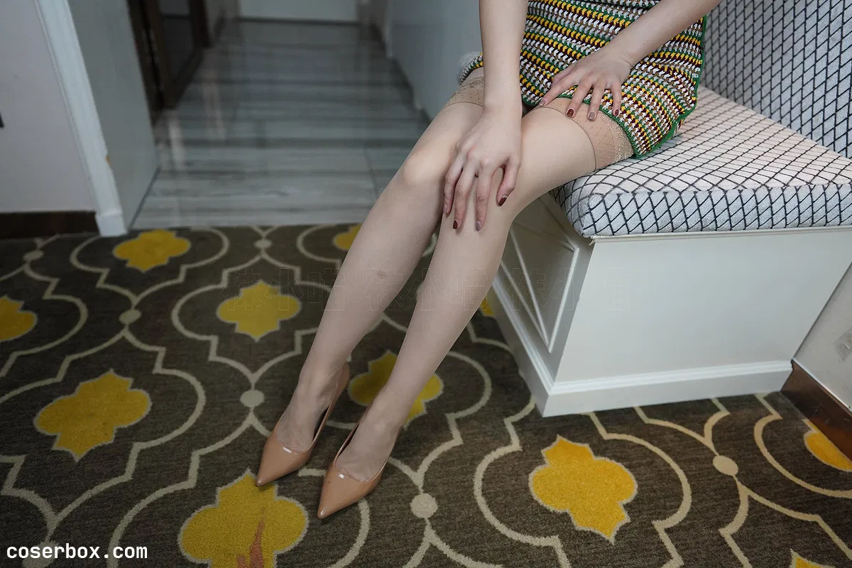 袜小喵 NO.329《思考》 [78P 141.98MB]