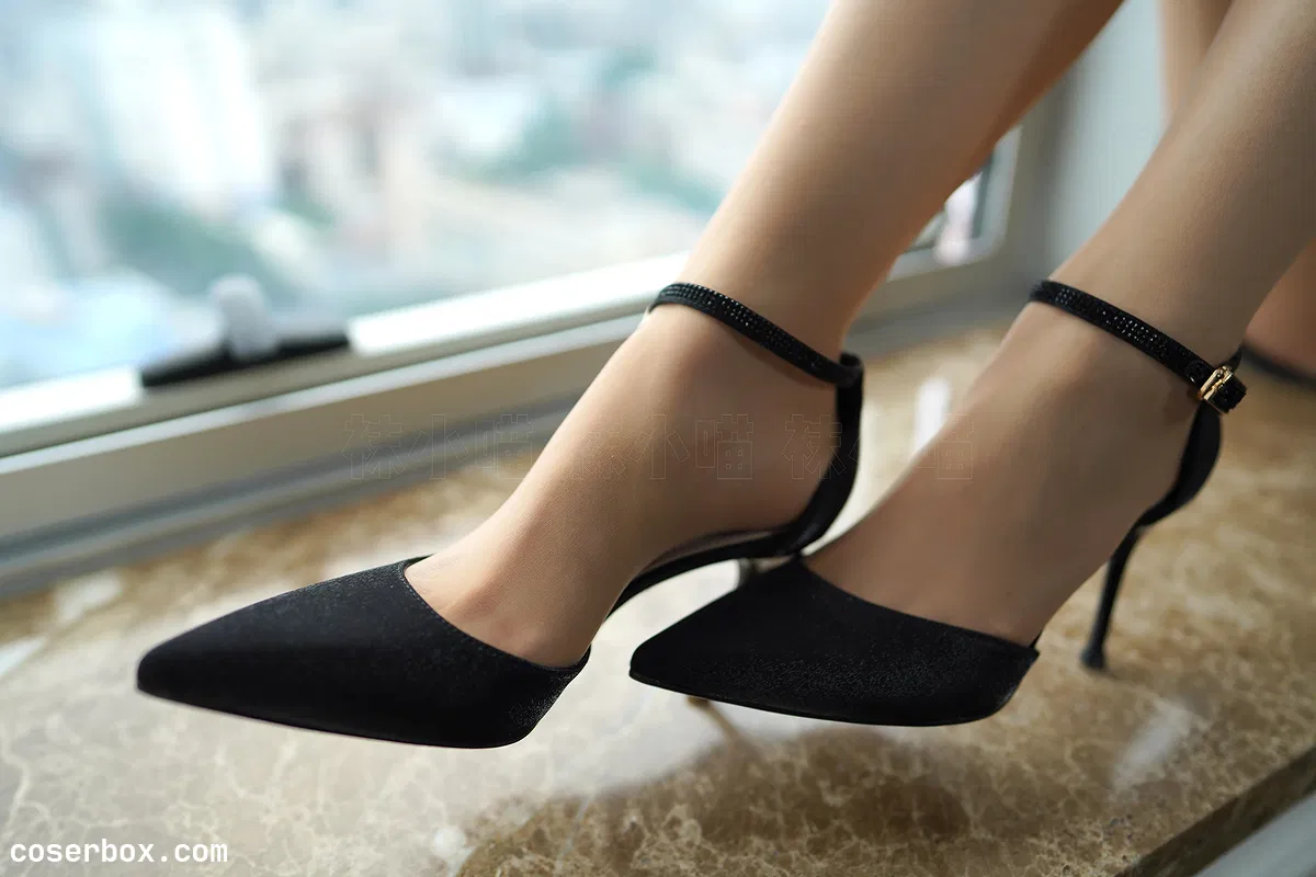 袜小喵 NO.222 窗前大秀 [59P 93.41MB]