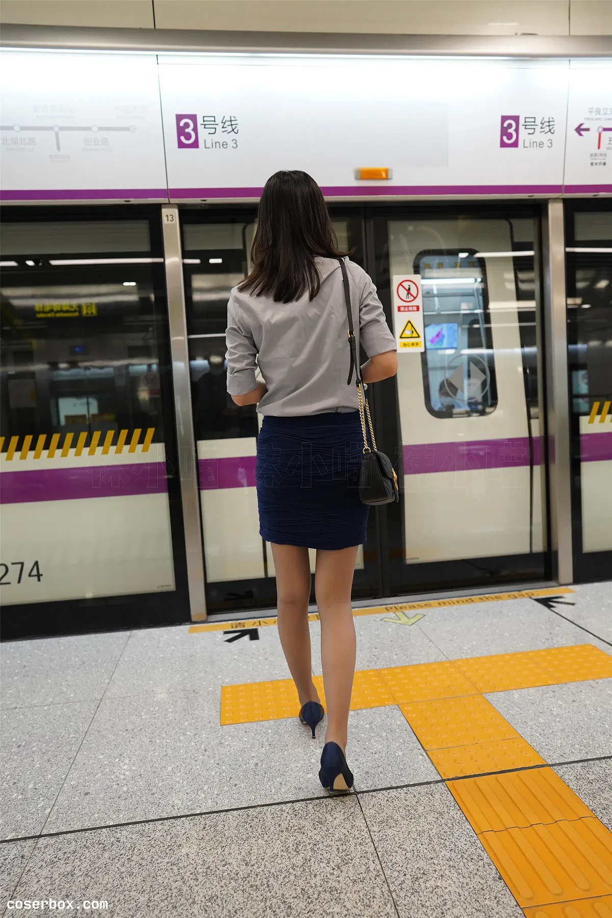 袜小喵 NO.187 地铁偶遇 [60P 100.47MB]